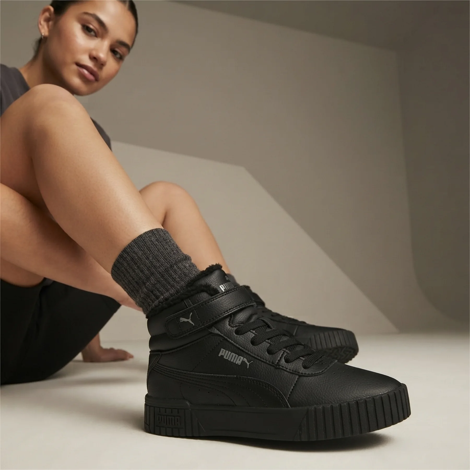 Кроссівки Carina 2.0 Mid WTR Jr 38738001 Puma 3 (35,5) Чорний