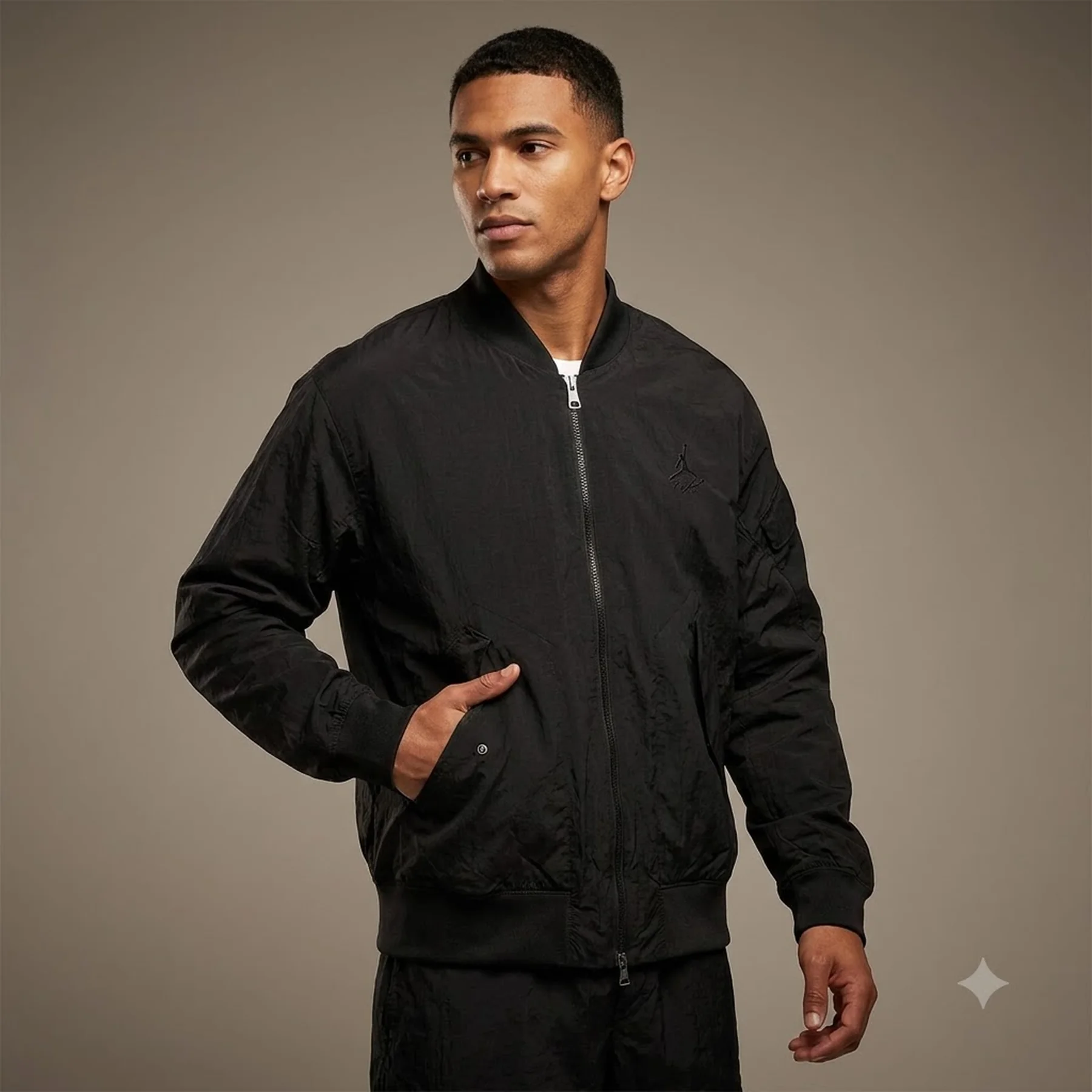 Куртка чоловіча Nike M J Ess Stmt Ltwt Rngd Jkt (FN4623-010)