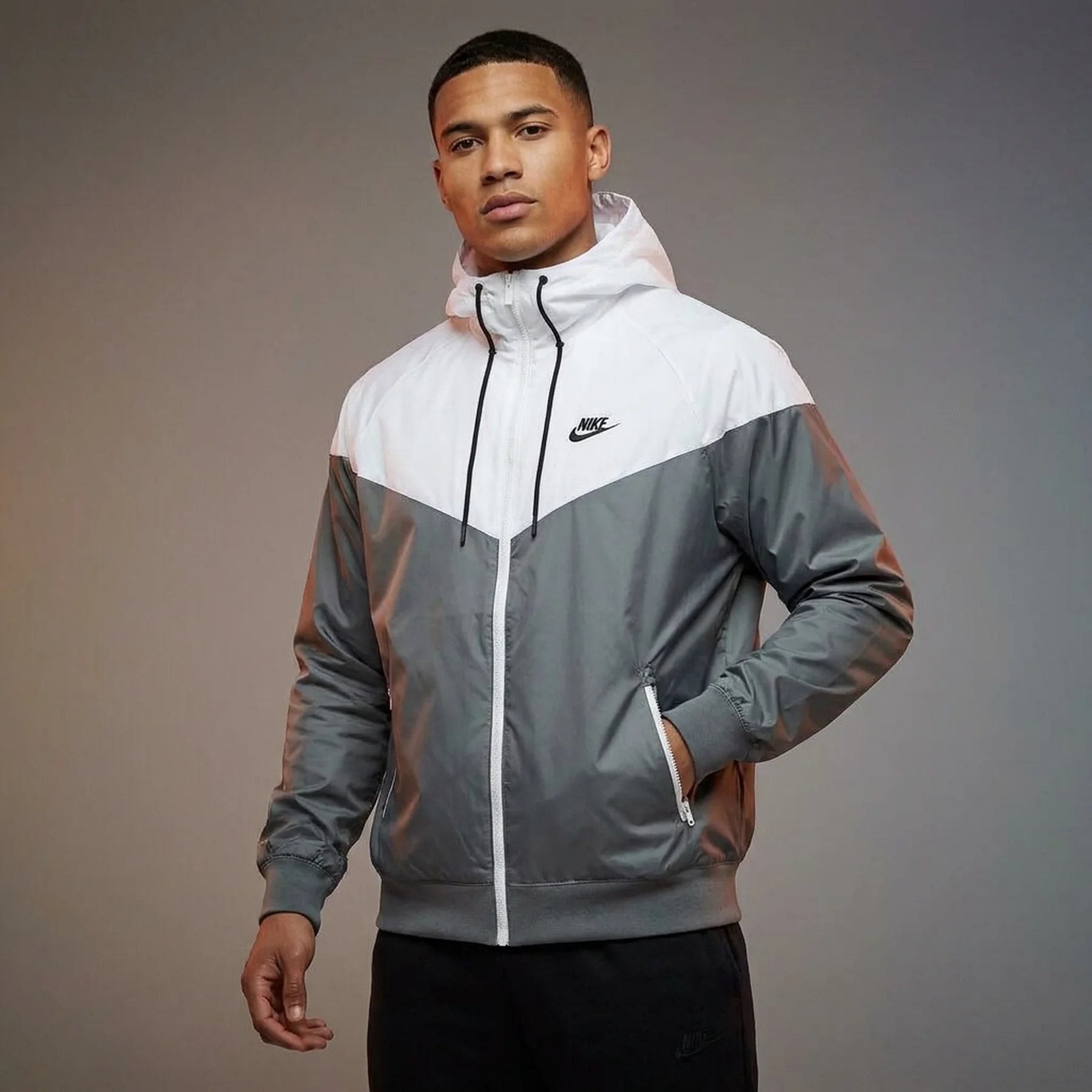 Куртка чоловіча Nike Sportswear Windrunner Jacket (AT5270-084)