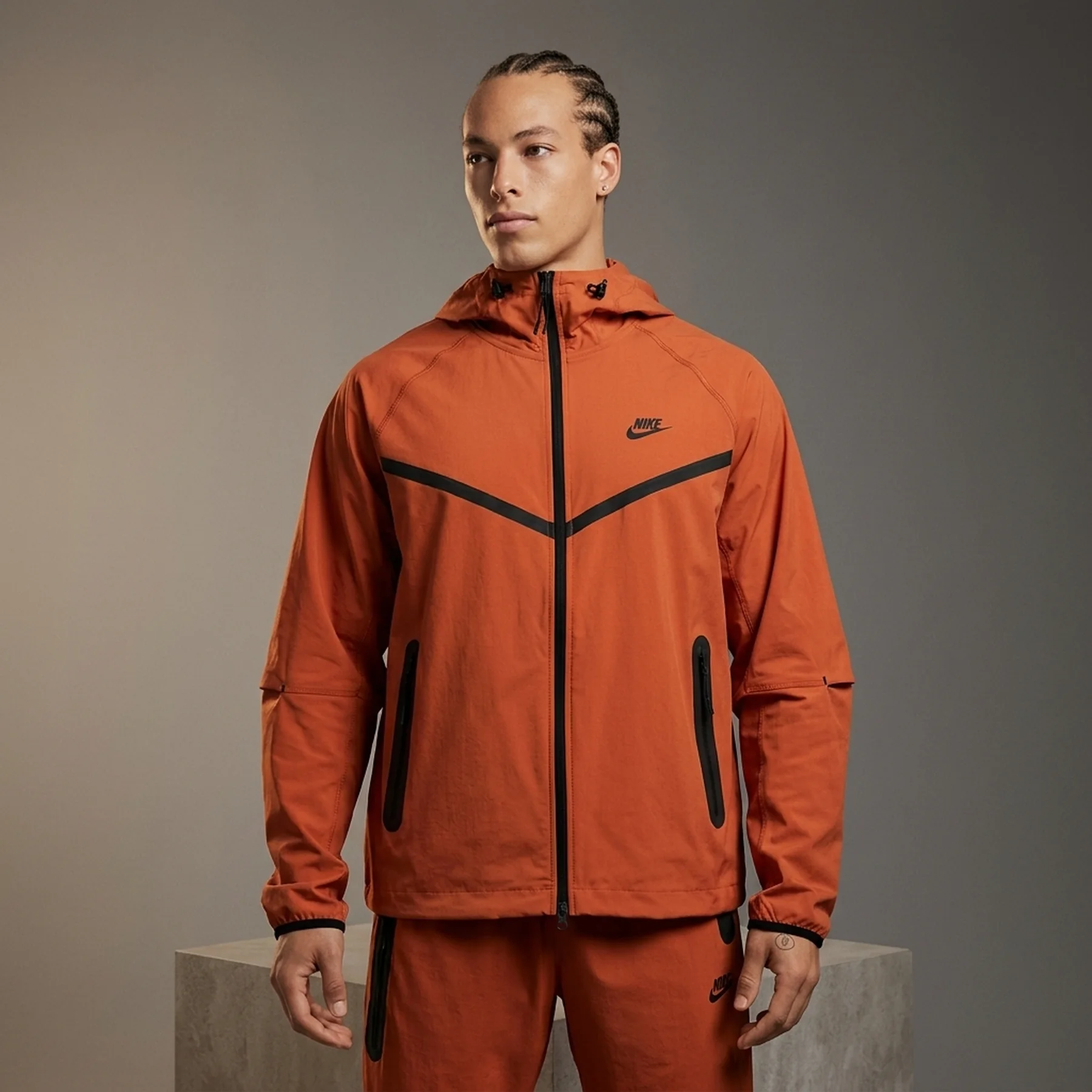Куртка чоловіча Nike Tech Woven (HM7151-846)