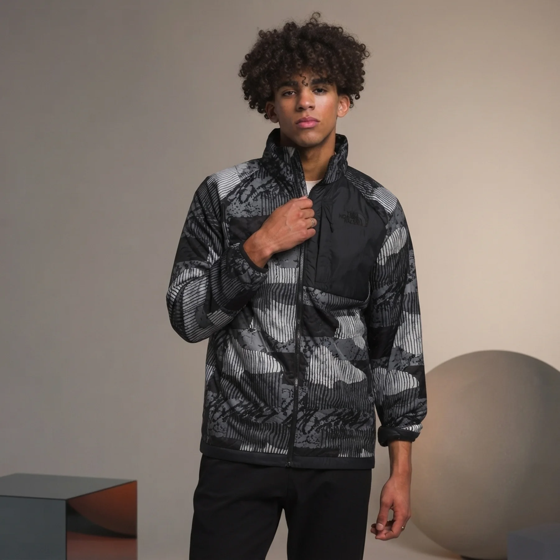 Куртка чоловіча The North Face Circaloft Jacket In Asphalt (NF0A84HKONZ)