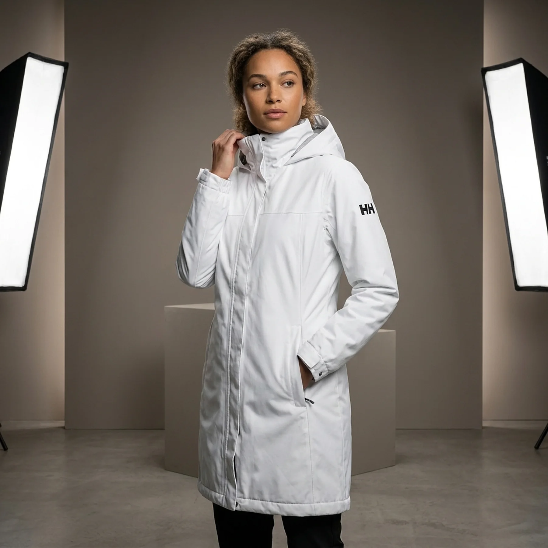 Куртка жіноча Helly Hansen Aden Long Coat (62649-001)