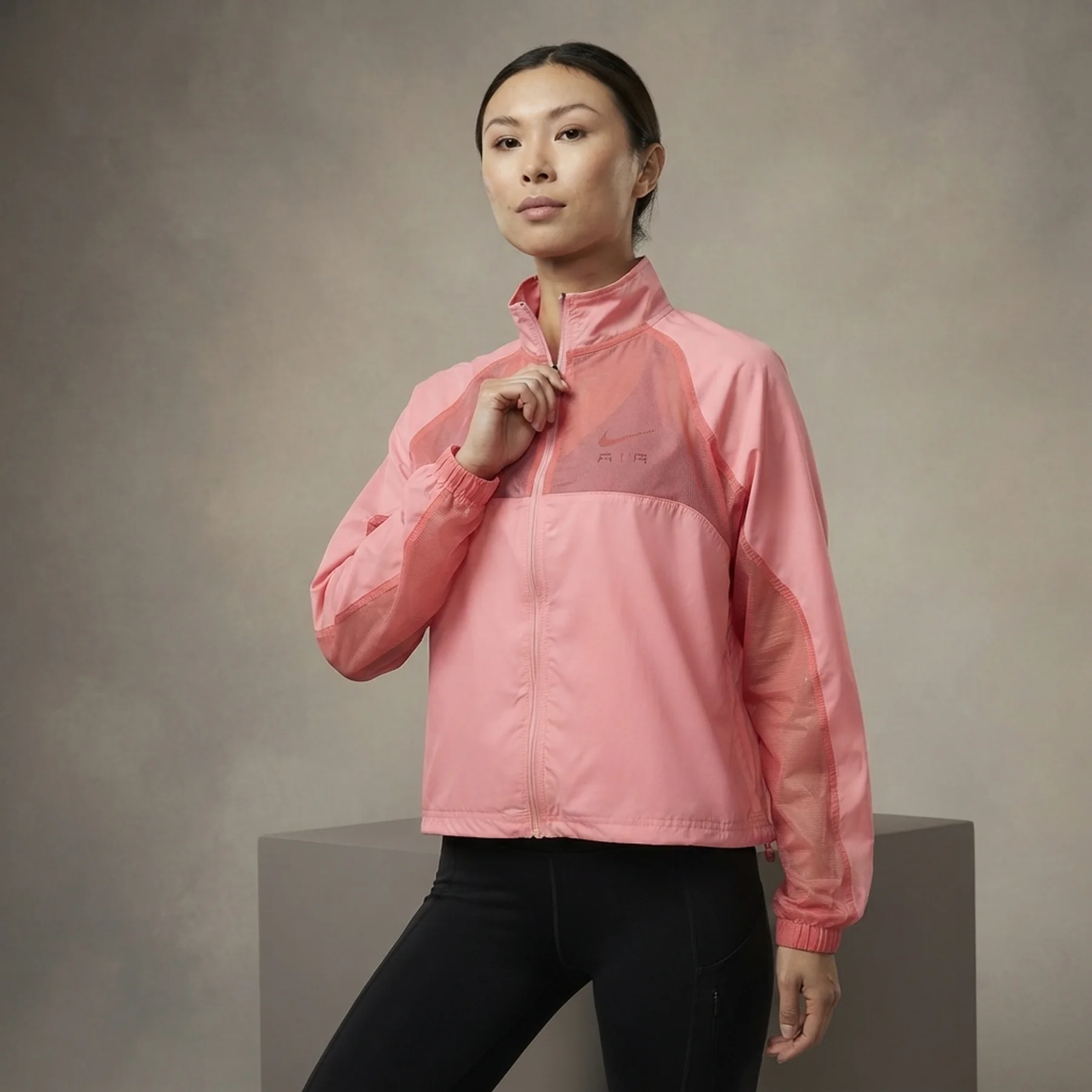 Куртка жіноча Nike Dri-Fit Air Women's Jacket (DX0263-611)