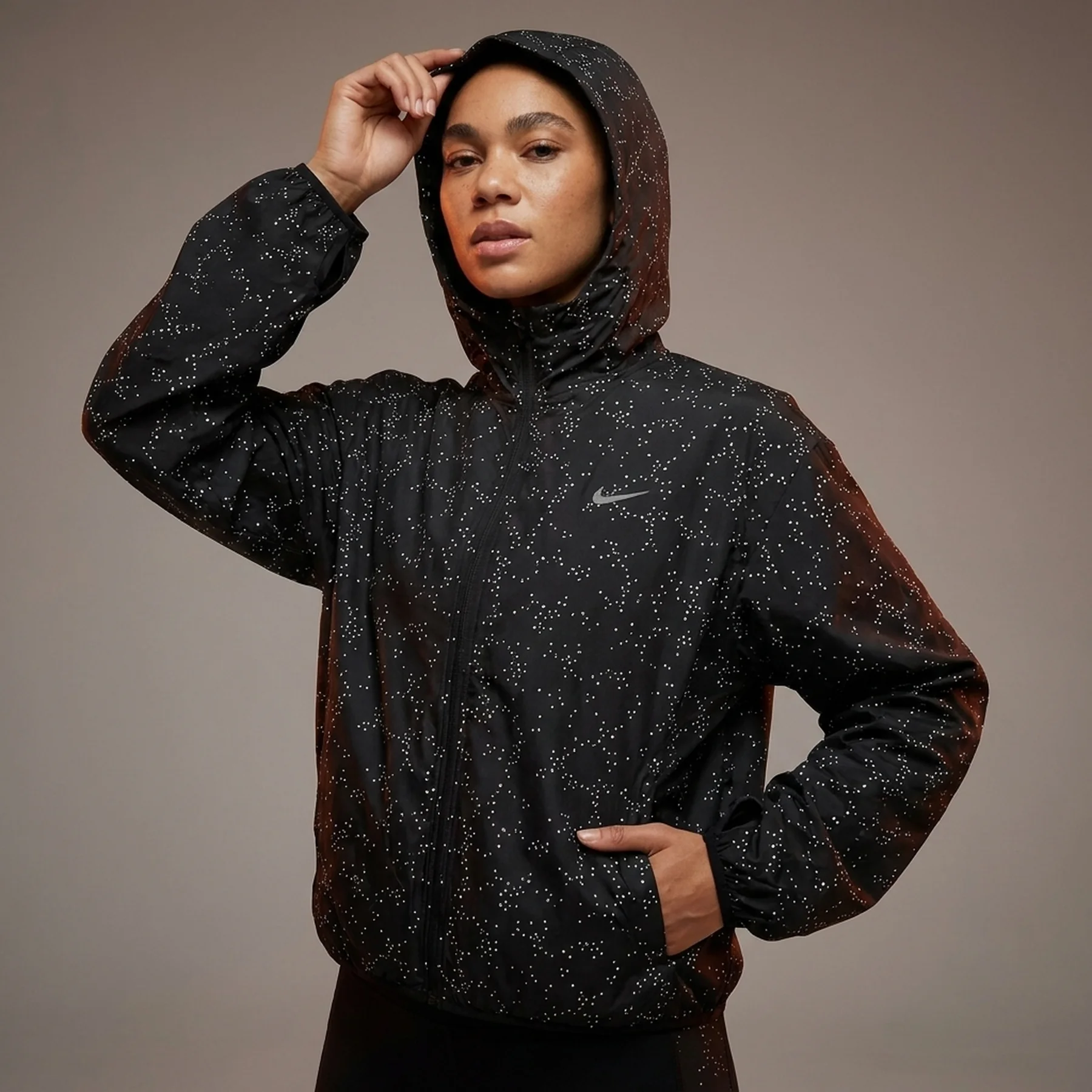 Вітровка жіноча Nike W Df Jkt Ssnl Nvty (FB5321-010)