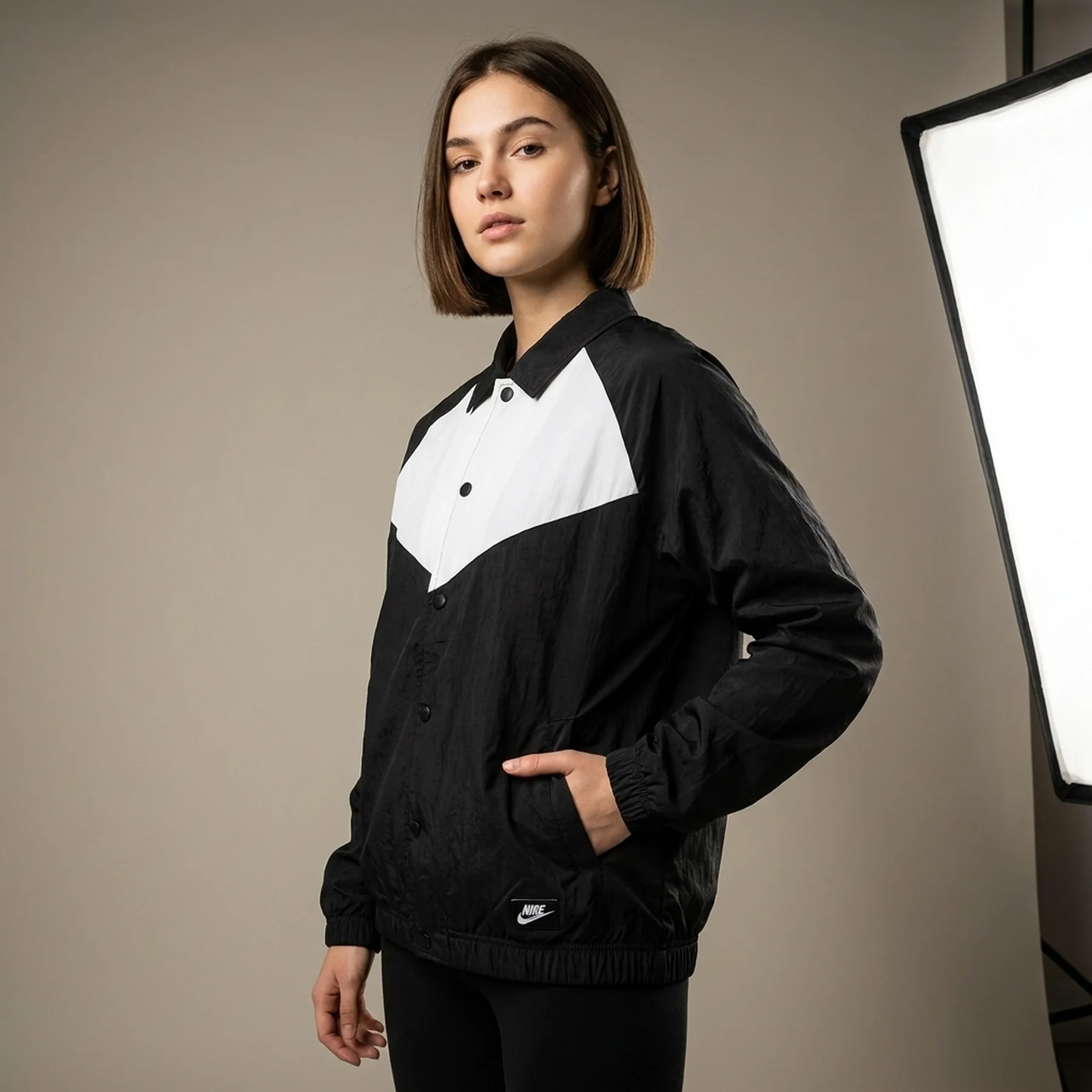 Куртка жіноча Nike Jacket Circa 50 (DX9872-010)
