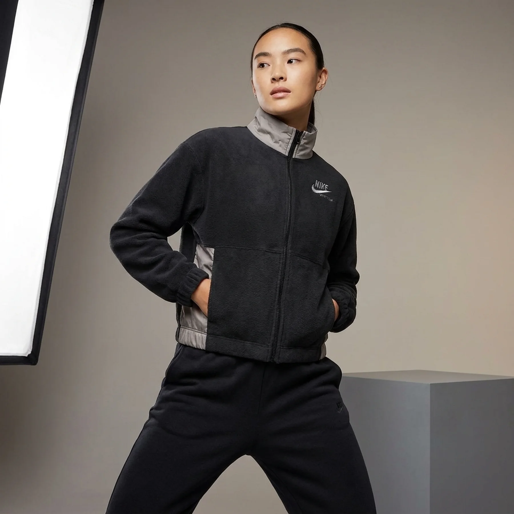 Куртка жіноча Nike Nsw Plsh Jkt Htg (DD5712-010)