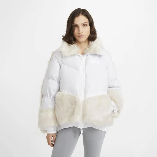Куртка жіноча Nike Parka Down Fill Faux Fur Pure Platinum (CT3267-043)