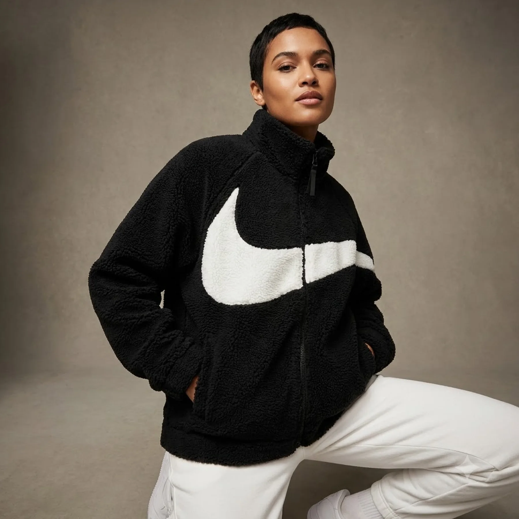Куртка жіноча Nike Sportswear Swoosh Black (DD5620-010)