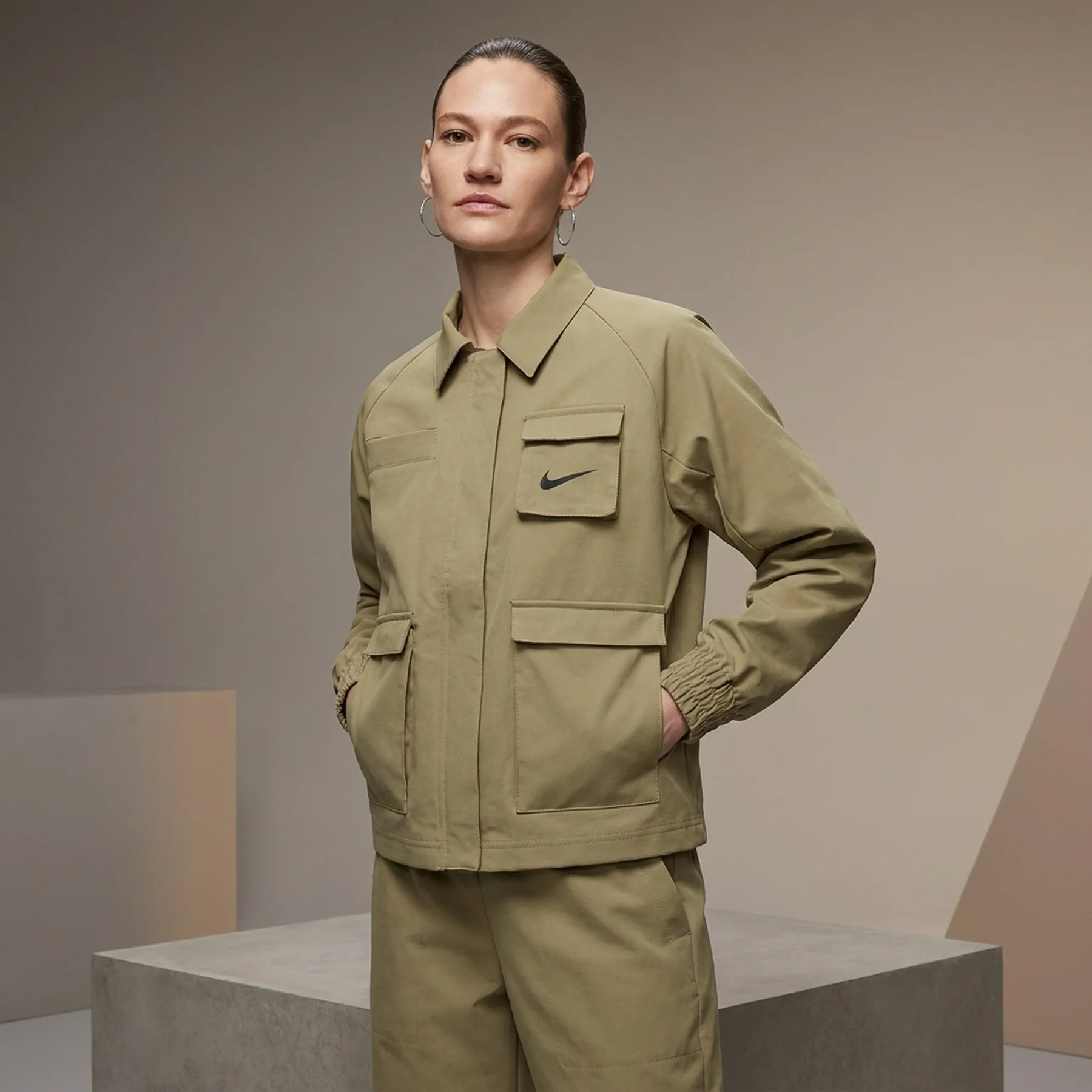 Куртка жіноча Nike Sportswear Swoosh Jacket (FD1130-276)