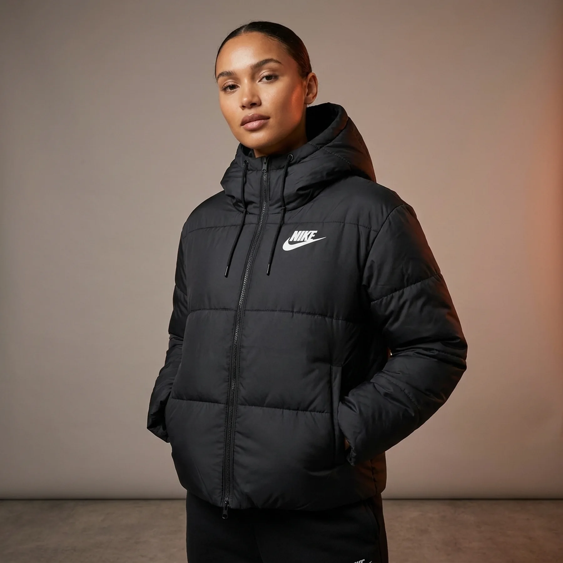Куртка жіноча Nike Synthetic-Fill Hooded Jacket (CV8667-010)