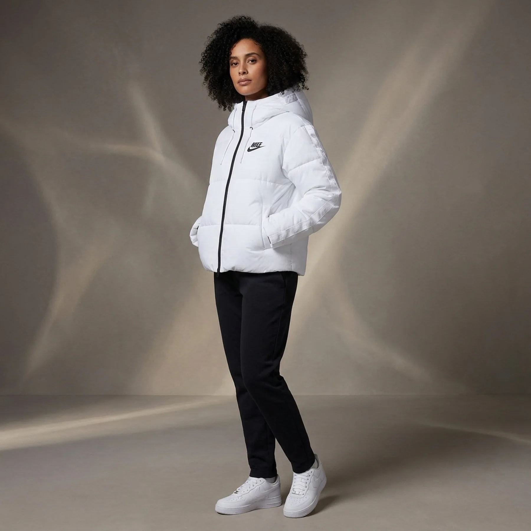 Куртка жіноча Nike W Nsw Tf Rpl Classic Tape Jkt (DJ6997-100)