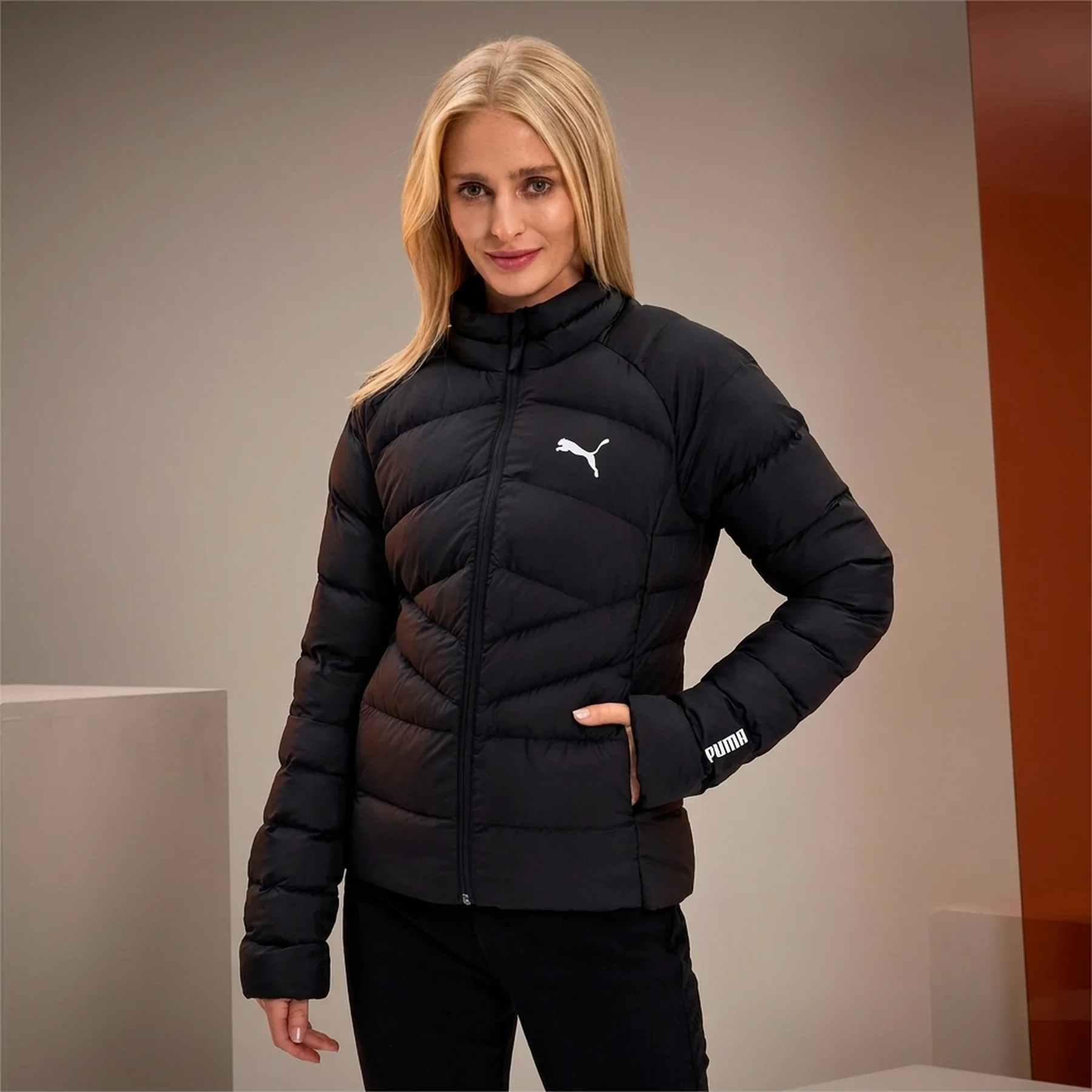 Куртка жіноча Puma Warmcell Lightweight Jacket - Black (587704-01)