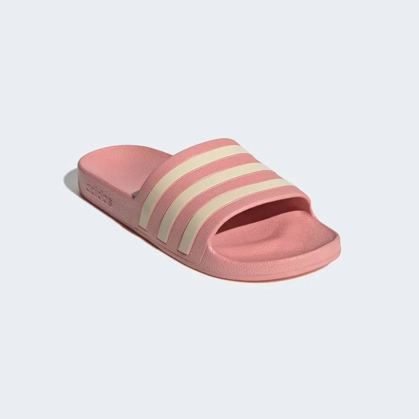 Легкі шльопанці Adilette Aqua від Adidas з фірмовими смужками 39