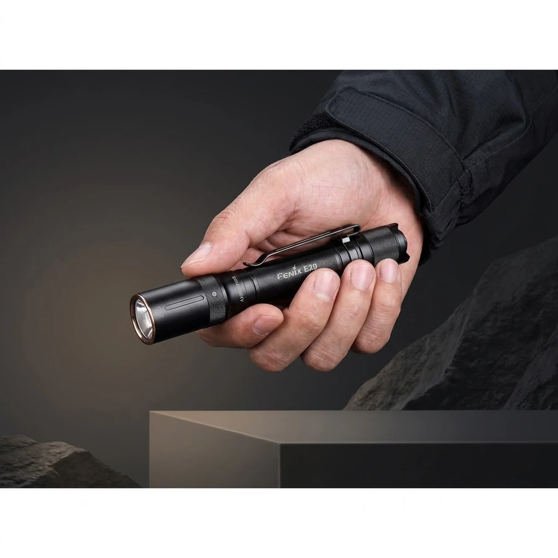 Ліхтар ручний Fenix E20 V2.0