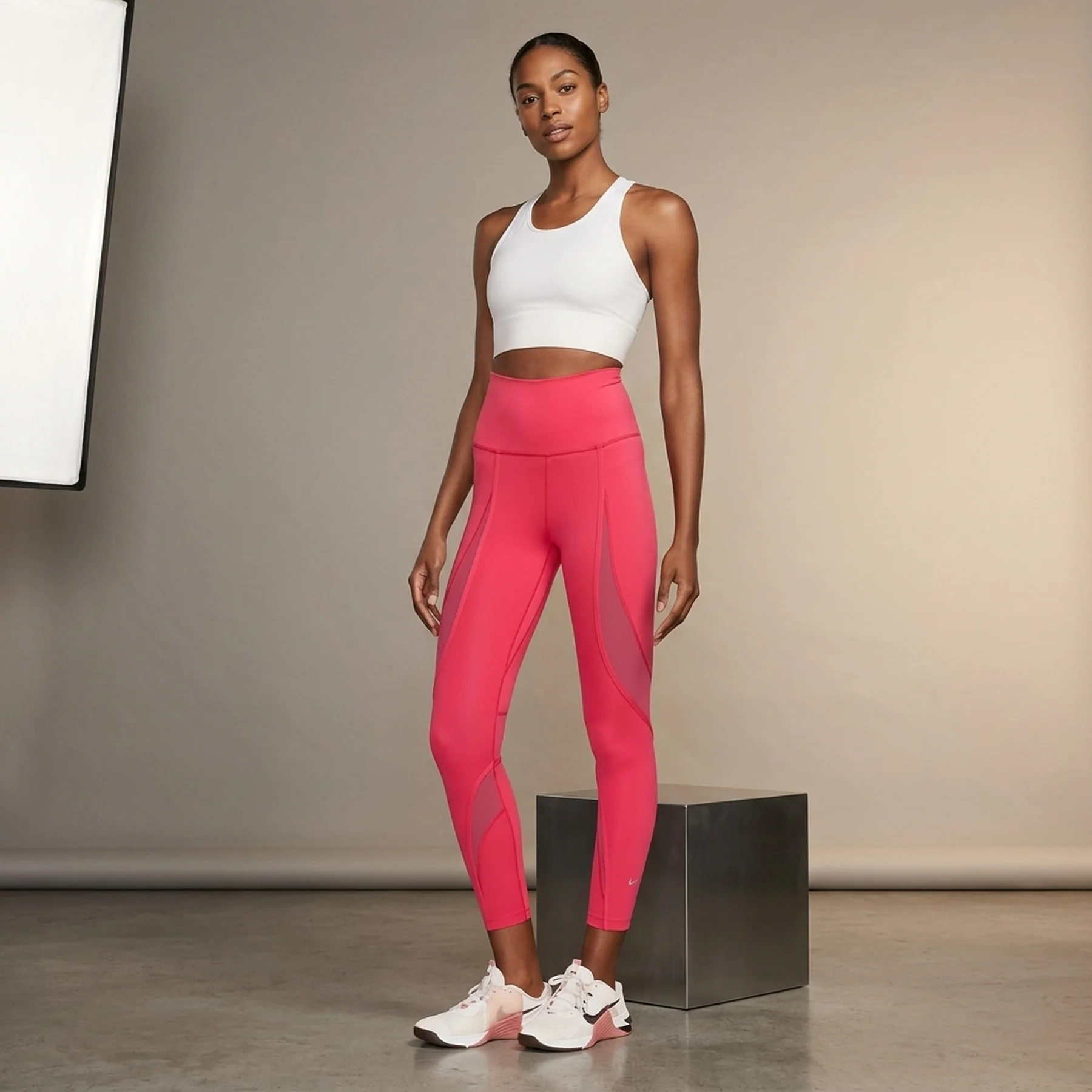 Лосіни жіночі Nike 7/8 One Pink (FB5471-648)