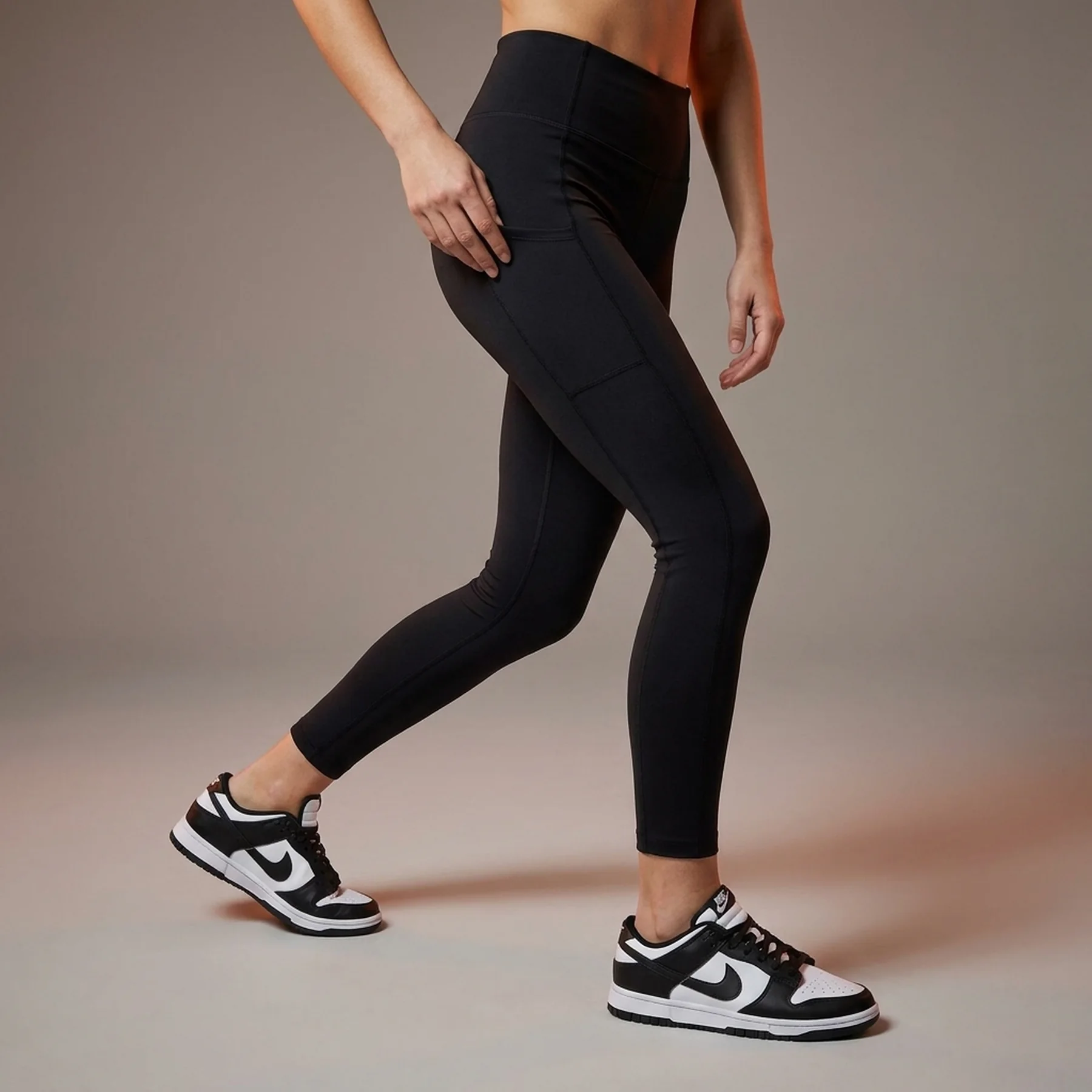 Лосіни жіночі Nike One High-Waisted 7/8 Leggings With Pockets Black (FN3241-010)