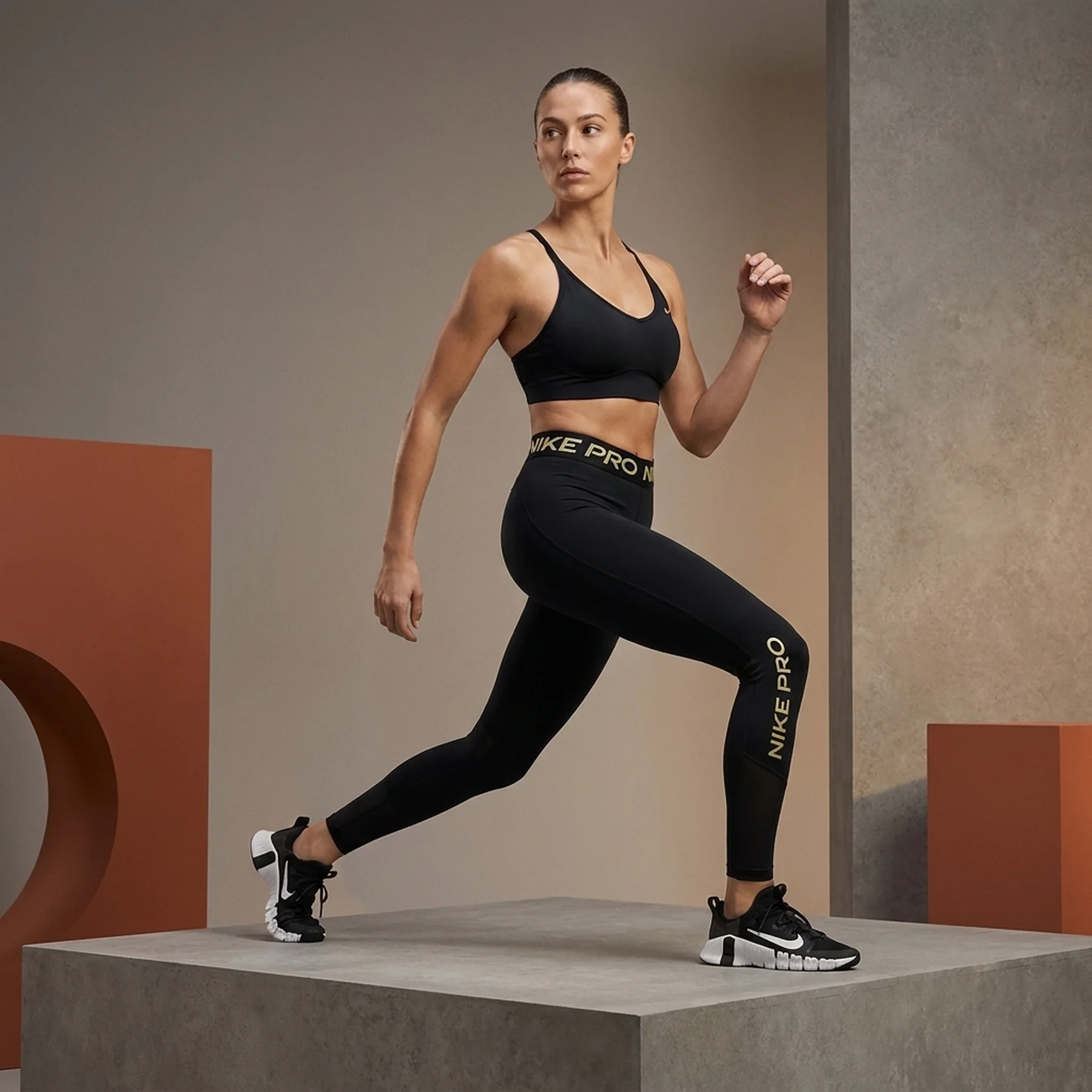 Лосіни жіночі Nike Pro Dri-Fit Mid-Rise Tight (FB5687-010)