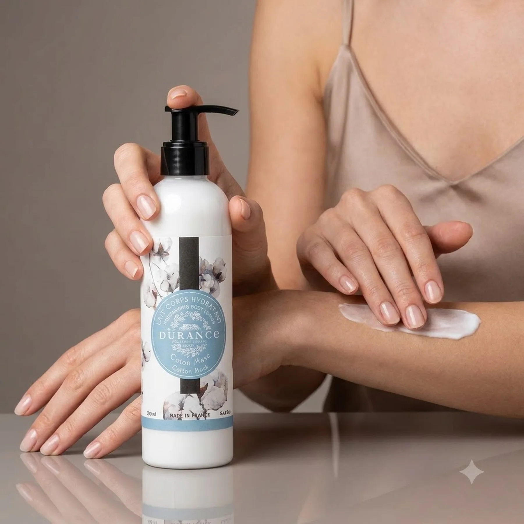 Лосьон для тела питательный Durance Moisturizing Body Lotion 250 мл Бавовна-Мускус