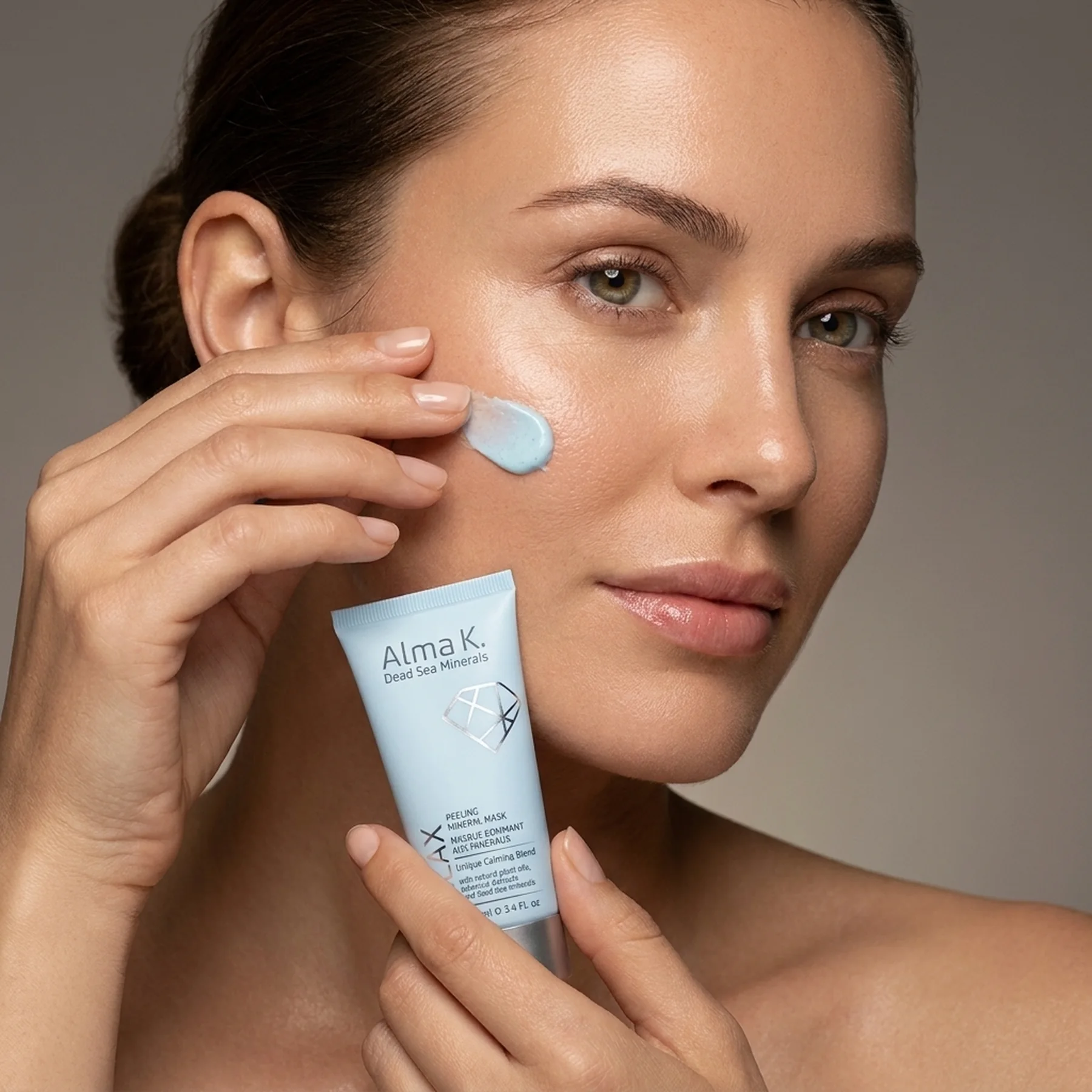 Маска для лица отшелушивающая Alma K Mineral Peeling Mask
