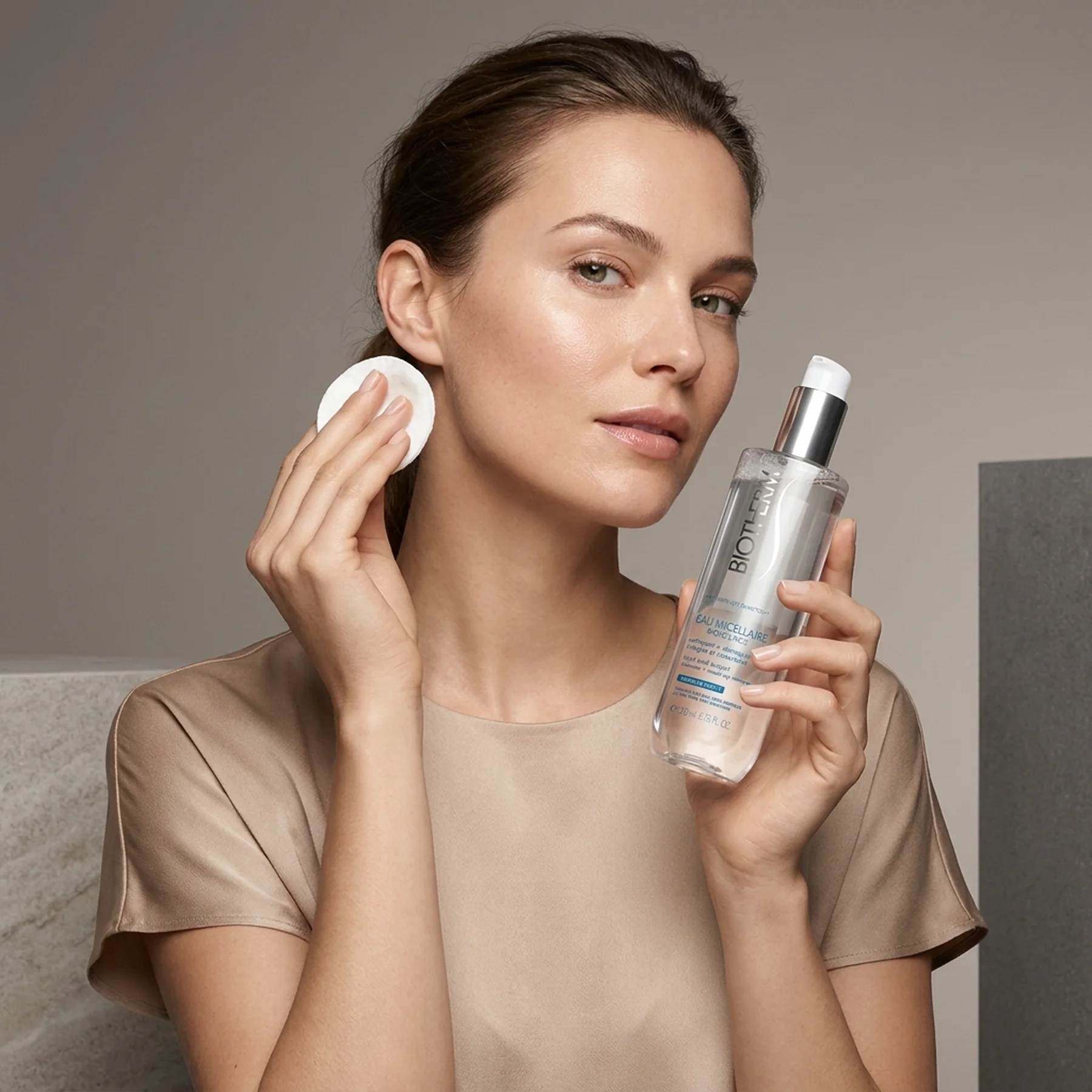 Мицеллярная вода для очищения кожи и снятия макияжа Biotherm Biosource Eau Micellaire 200 мл