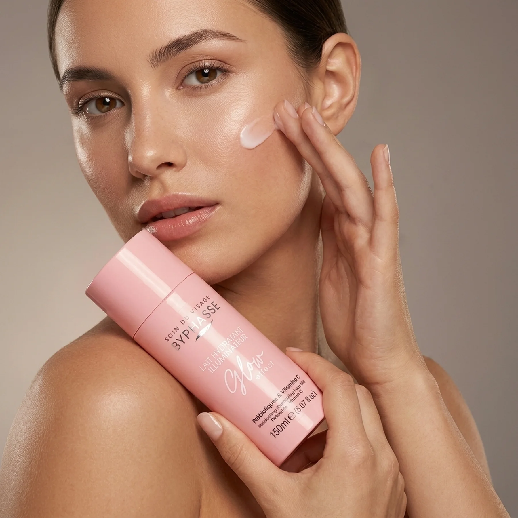 Молочко Byphasse Illuminating Facial Milk Glow Effect 150 мл