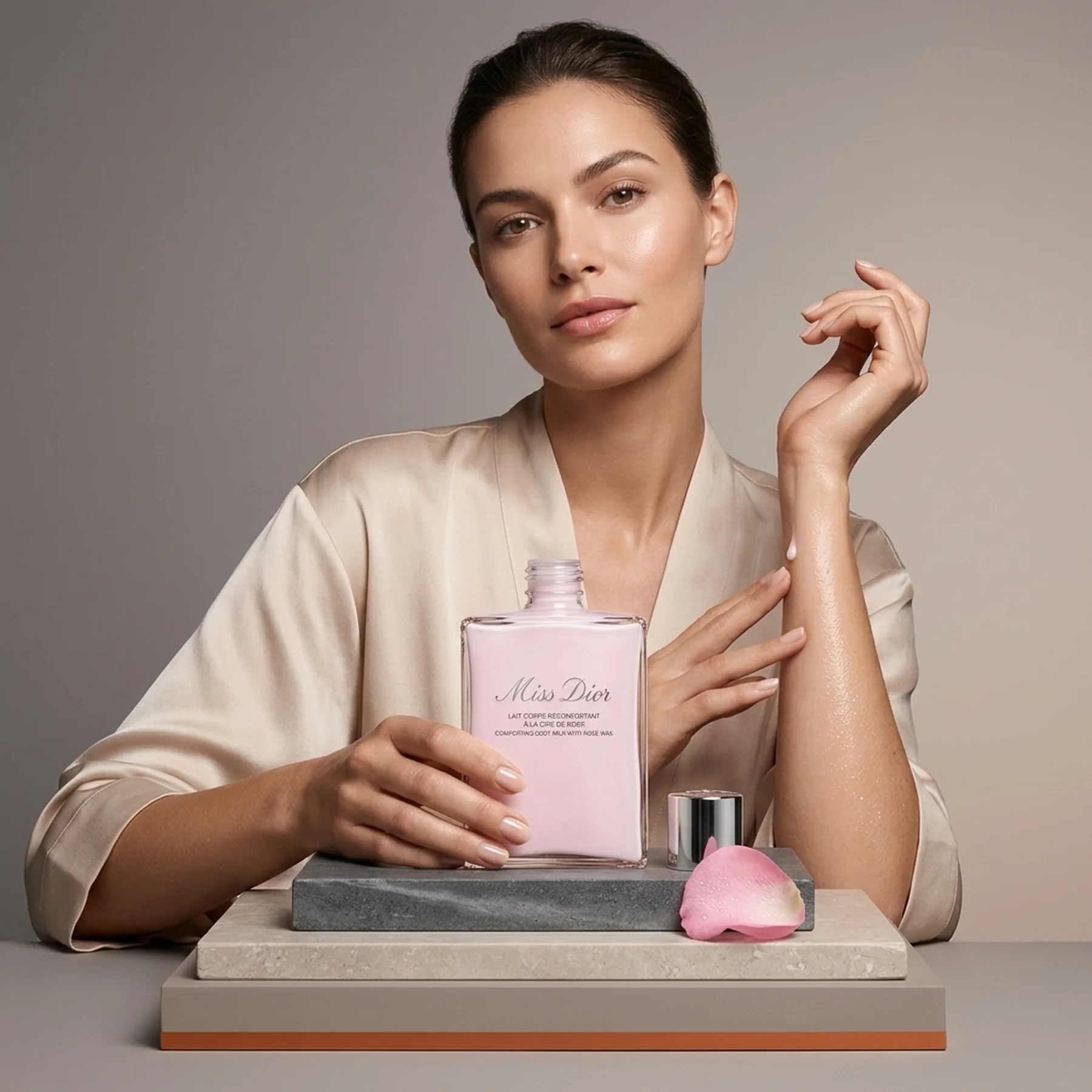Молочко для тела Dior Comforting Body Milk with Rose Wax 175 мл