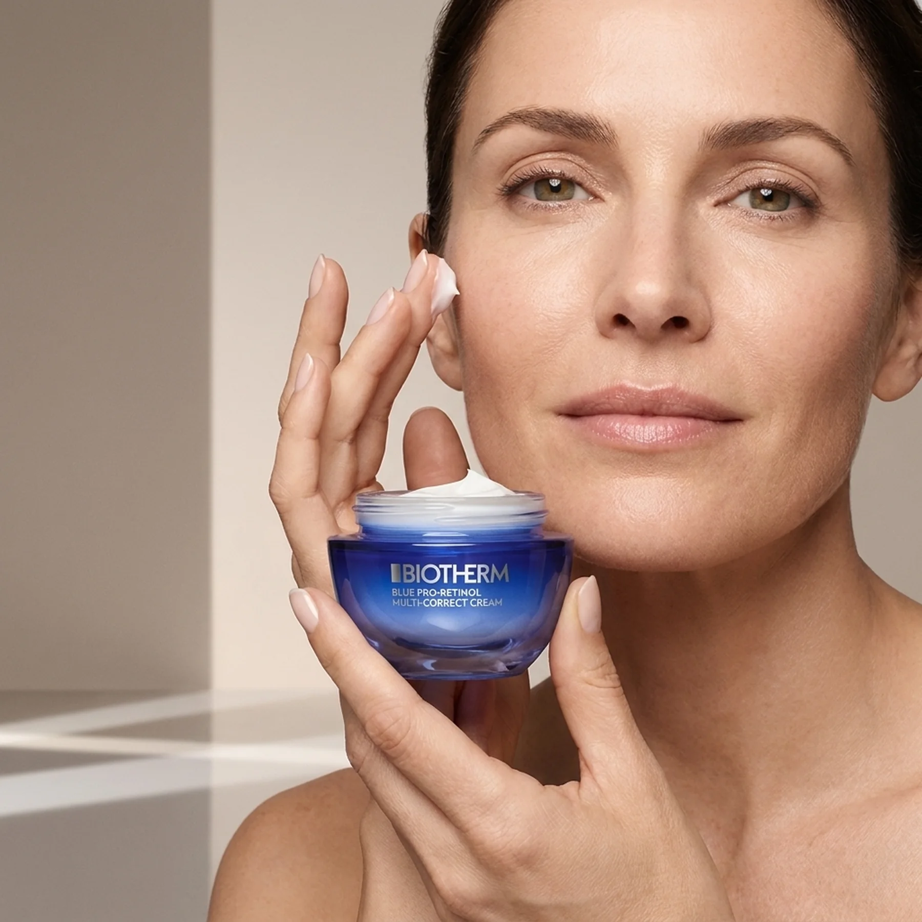 Мультикорректирующий крем для лица с про-ретинолом Biotherm Blue Therapy Pro-Retinol 50 мл