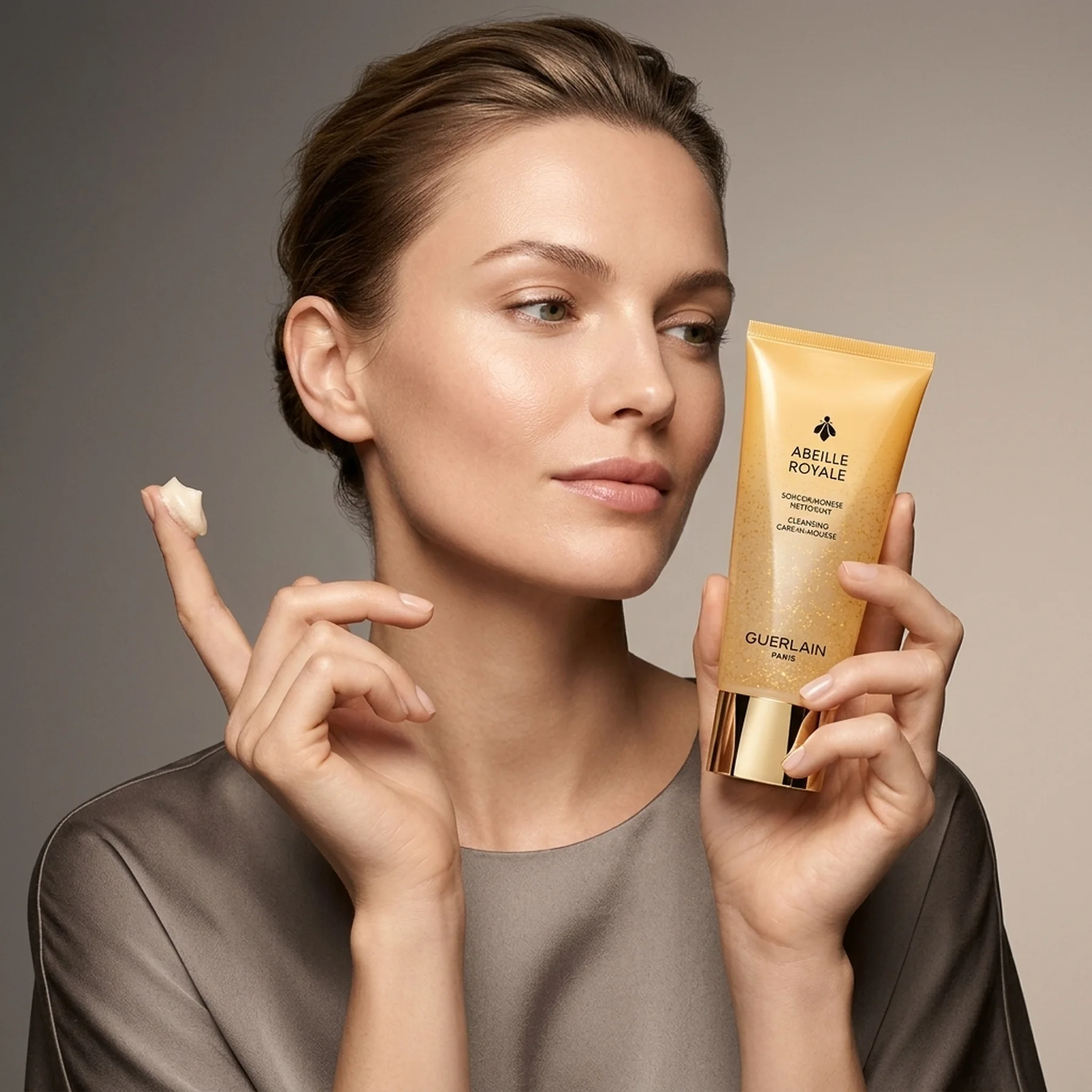 Мус для обличчя Guerlain Abeille Royale - Cleansing Care-in-Mousse 175 мл