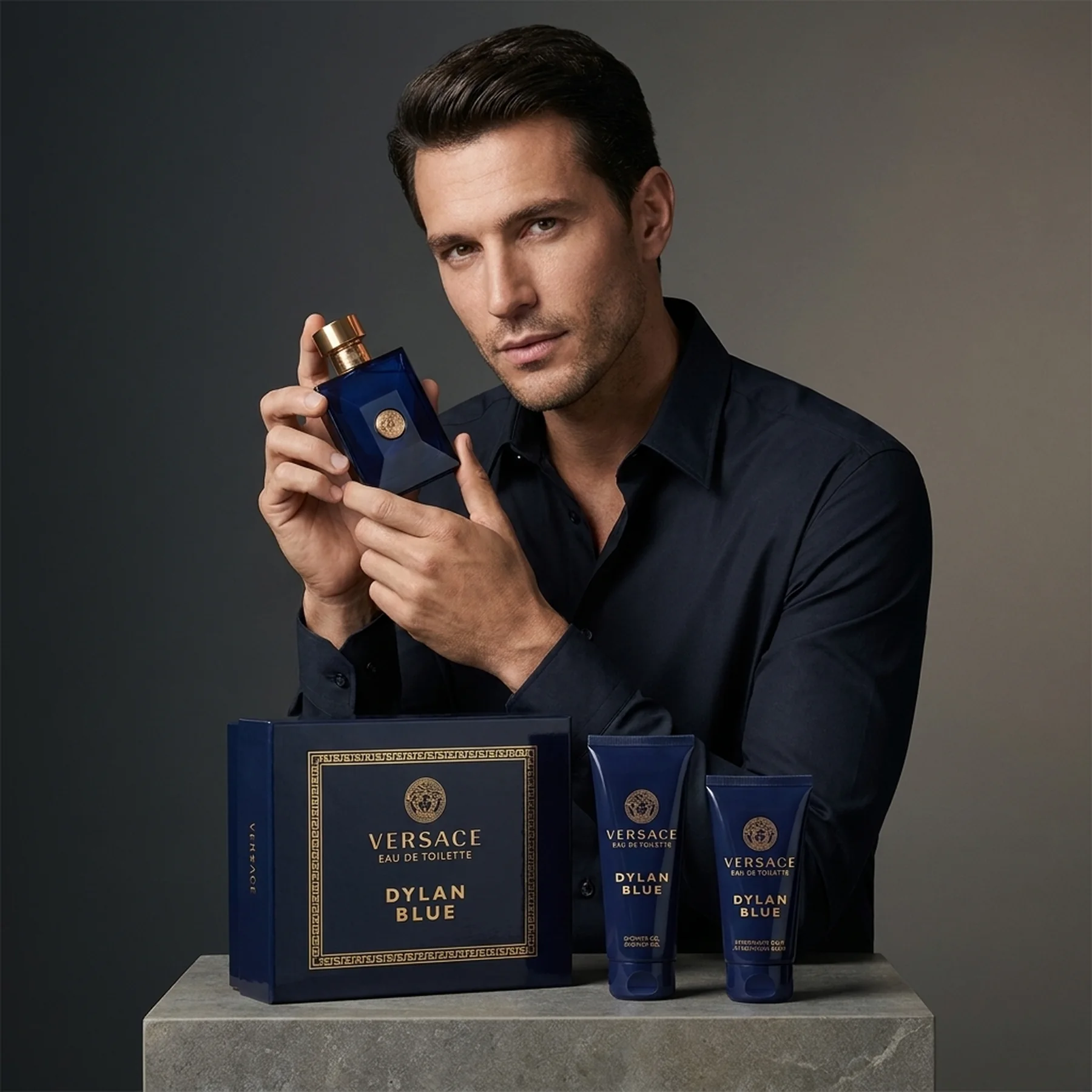 Набор для мужчин Versace Dylan Blue Туалетна вода (50мл) + Гель для душу (50мл) + Бальзам після гоління(50мл)
