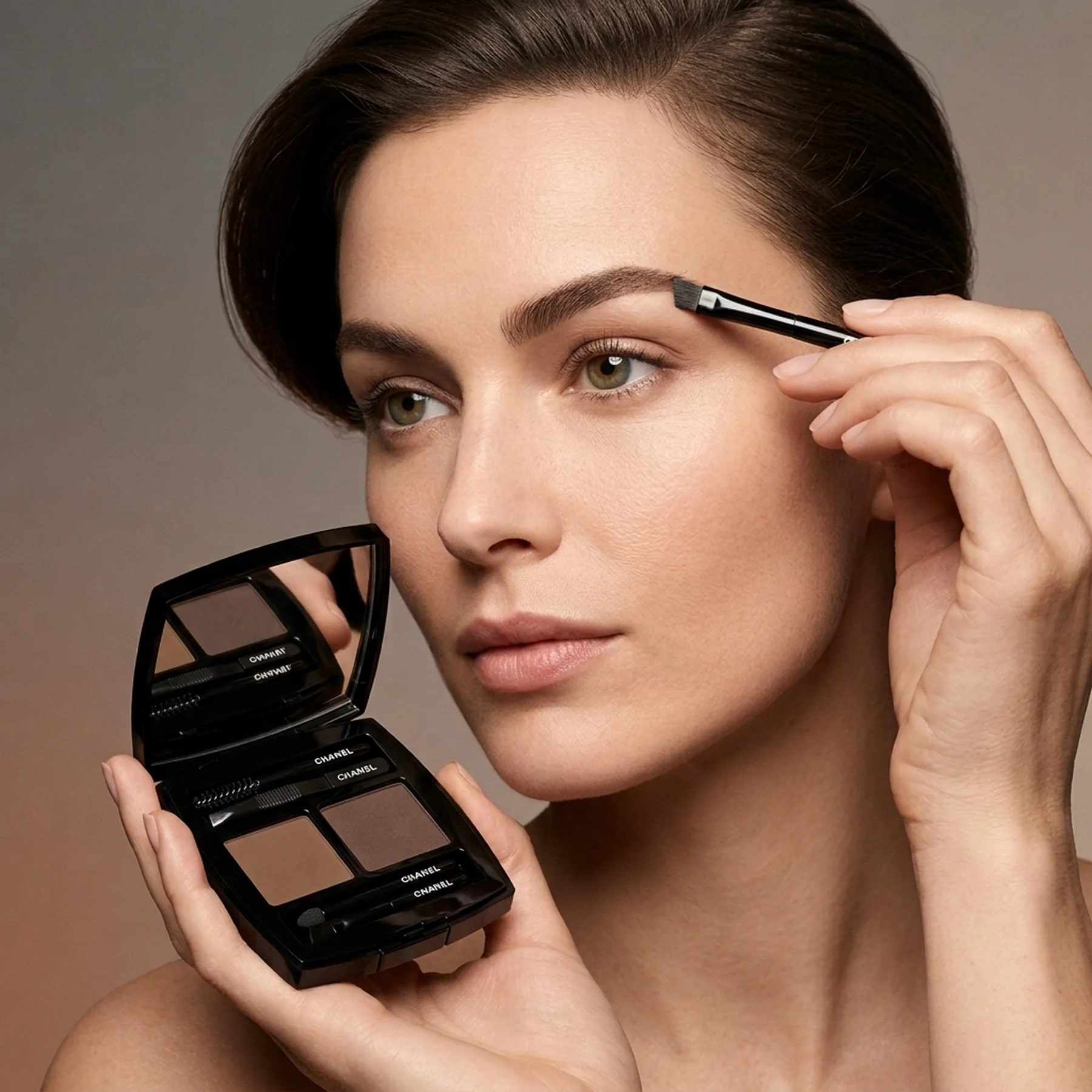 Набор для макияжа бровей: воск, тени и аксессуары CHANEL La Palette Sourcils 02 Medium