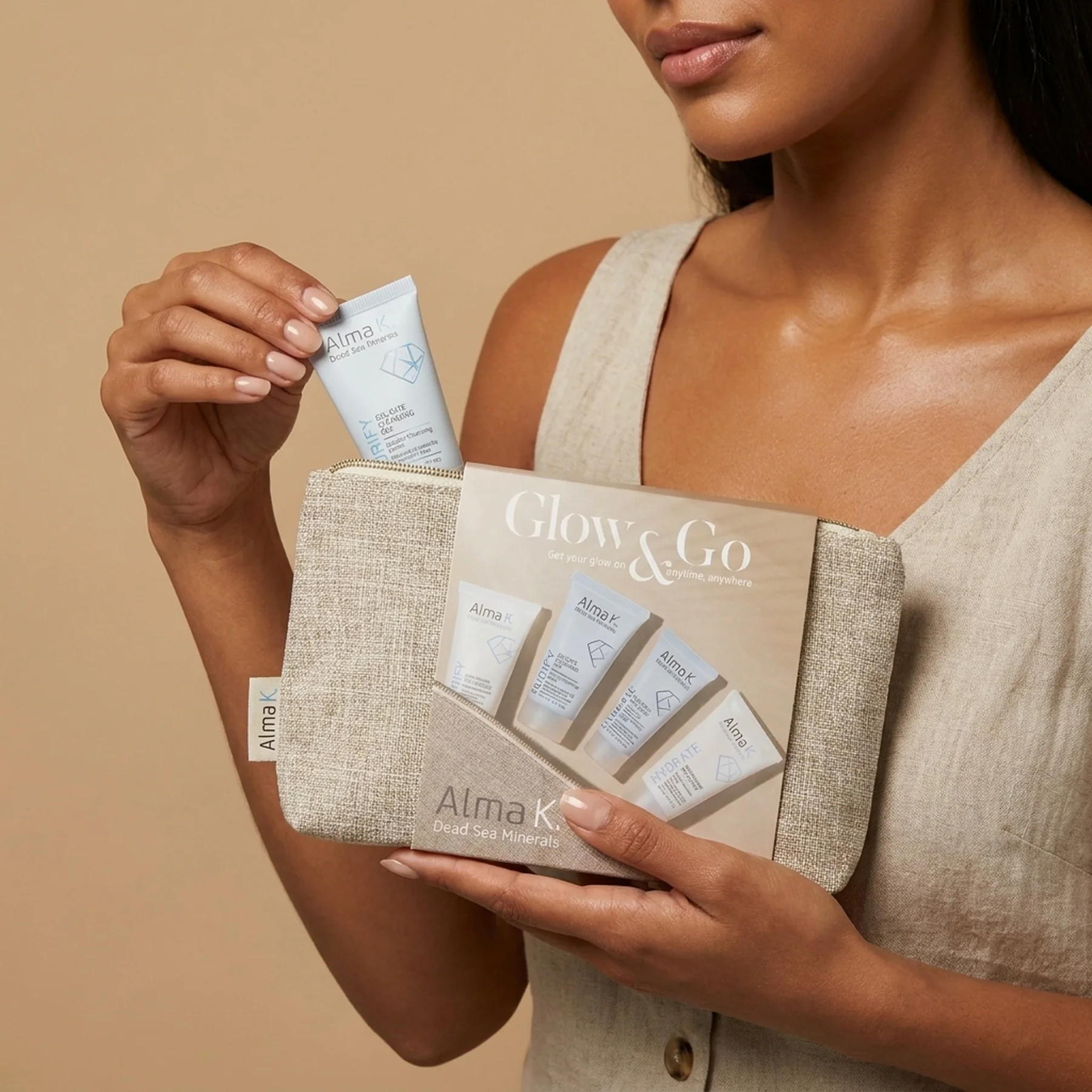 Набор для путешествий Alma K Glow & Go Women Travel Kit