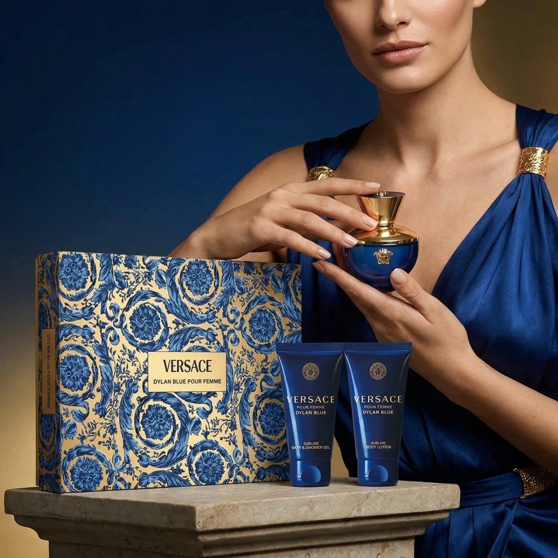 Набор для женщин Versace Dylan Blue Pour Femme Парфумована вода 50 мл + гель для душу 50 мл + лосьйон для тіла 50 мл