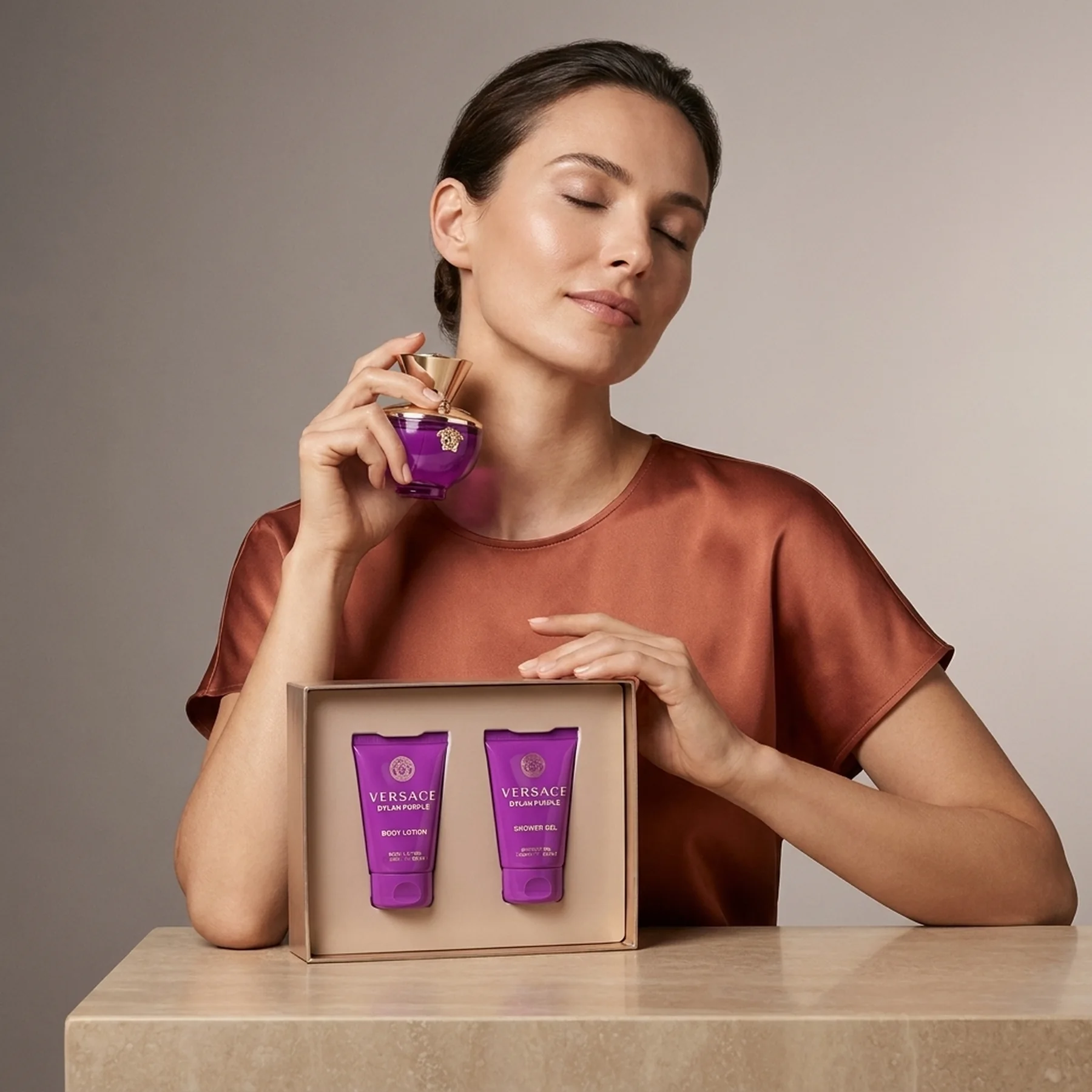 Набор для женщин Versace Pour Femme Dylan Purple Парфумована вода 50 мл + лосьйон для тіла 50 мл + гель для душу 50 мл