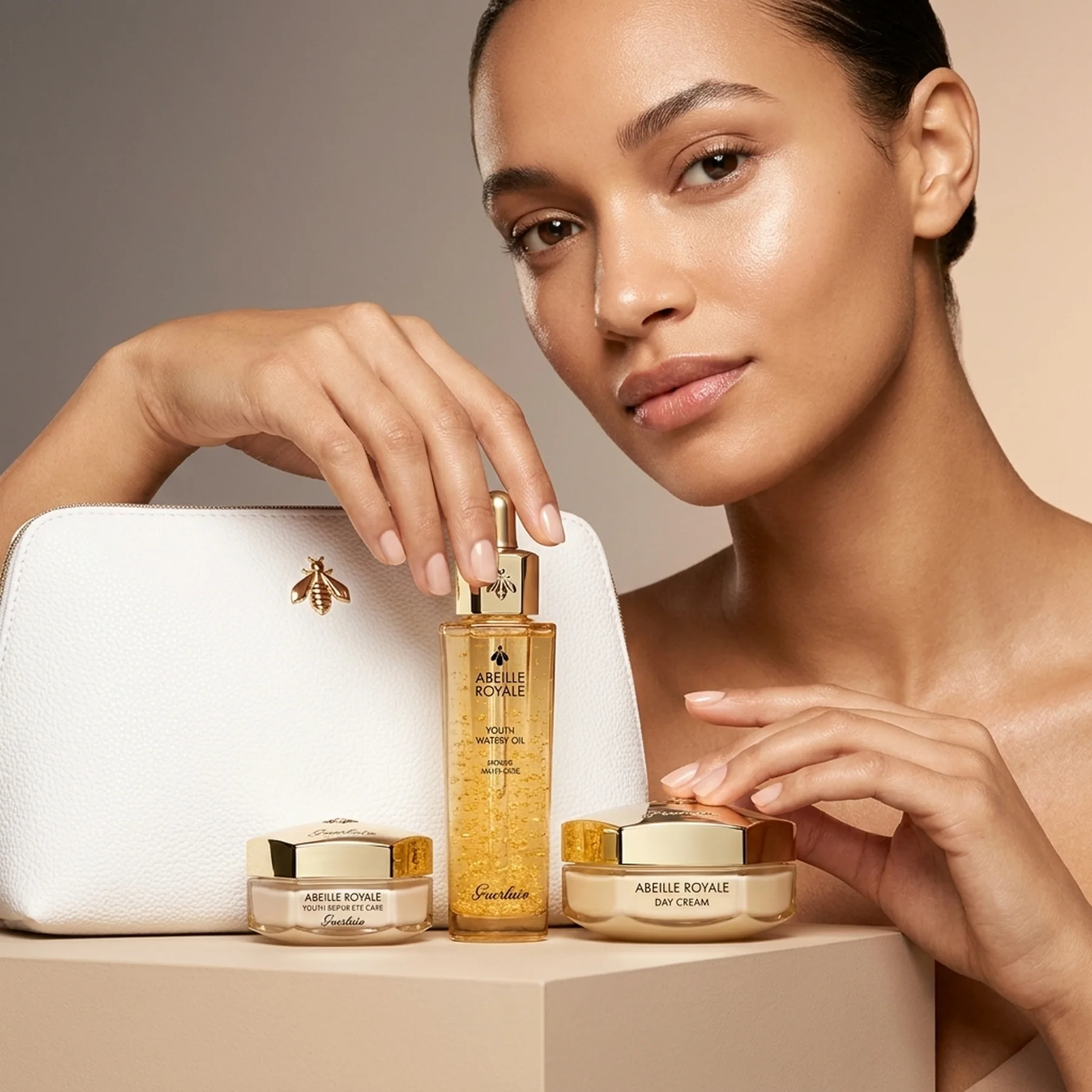 Набор Guerlain Abeille Royale Age Defying Discovery Set 2025