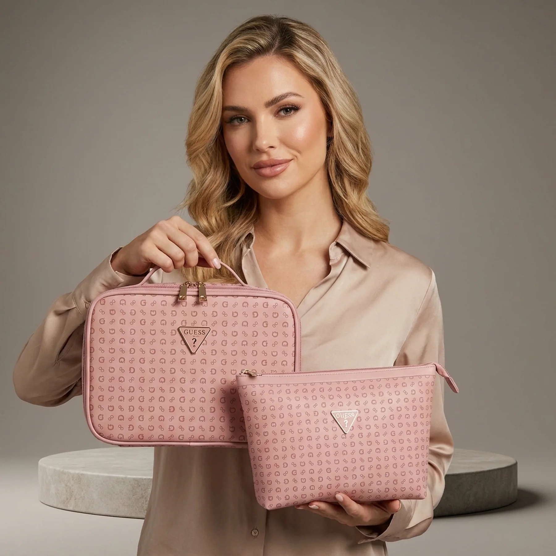 Набір косметичок Guess з логотипом 1159847583 (Рожевий One size)