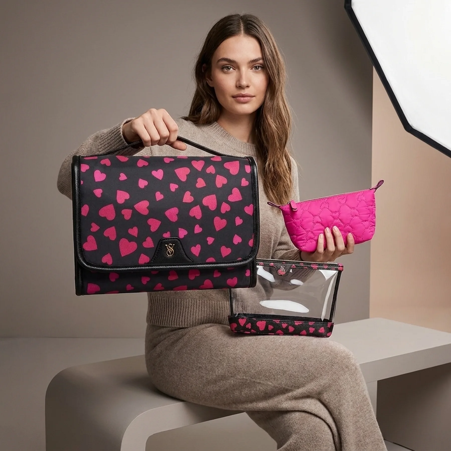 Набір Victoria's Secret дорожня сумка та косметичка 1159847565 (Чорний/Рожевий One size)