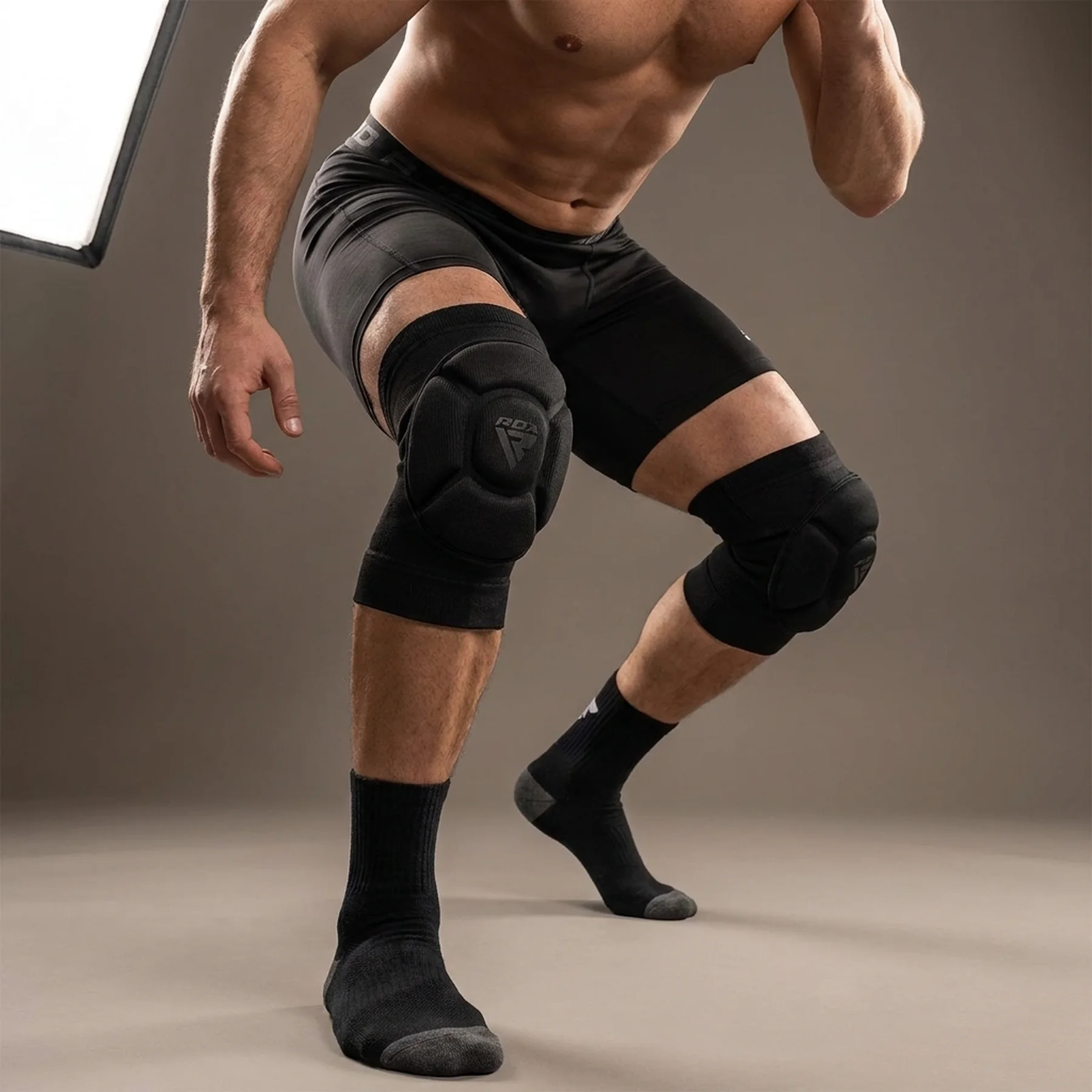 Наколінники RDX HOSIERY KNEE FOAM K5 чорний M (HYP-K5BB)