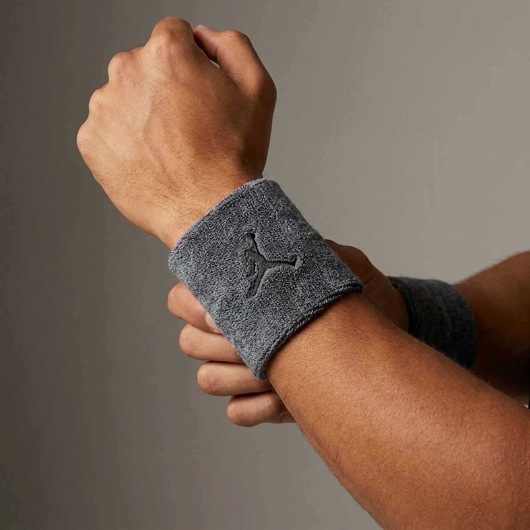 Напульсники Nike JORDAN DRI-FIT TERRY WRISTBANDS 2PK сірий One Size (J.101.3733.012.OS)