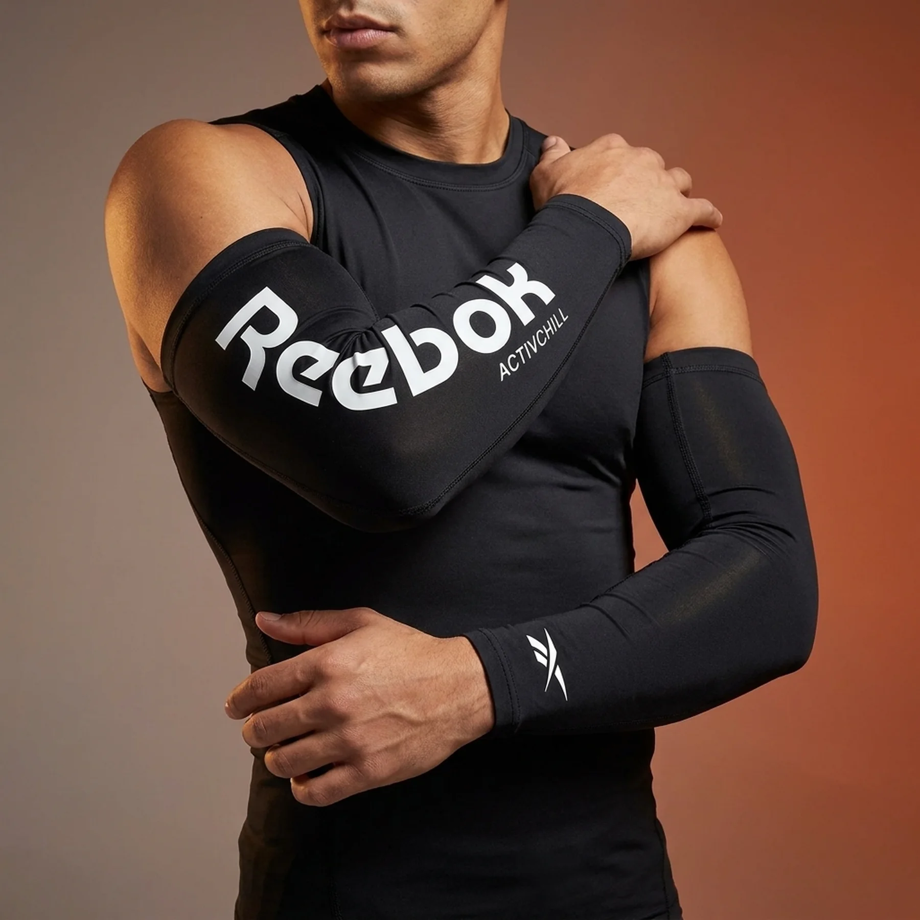 Нарукавники Reebok Activchill Arm Sleeves (RASL-13023BK)
