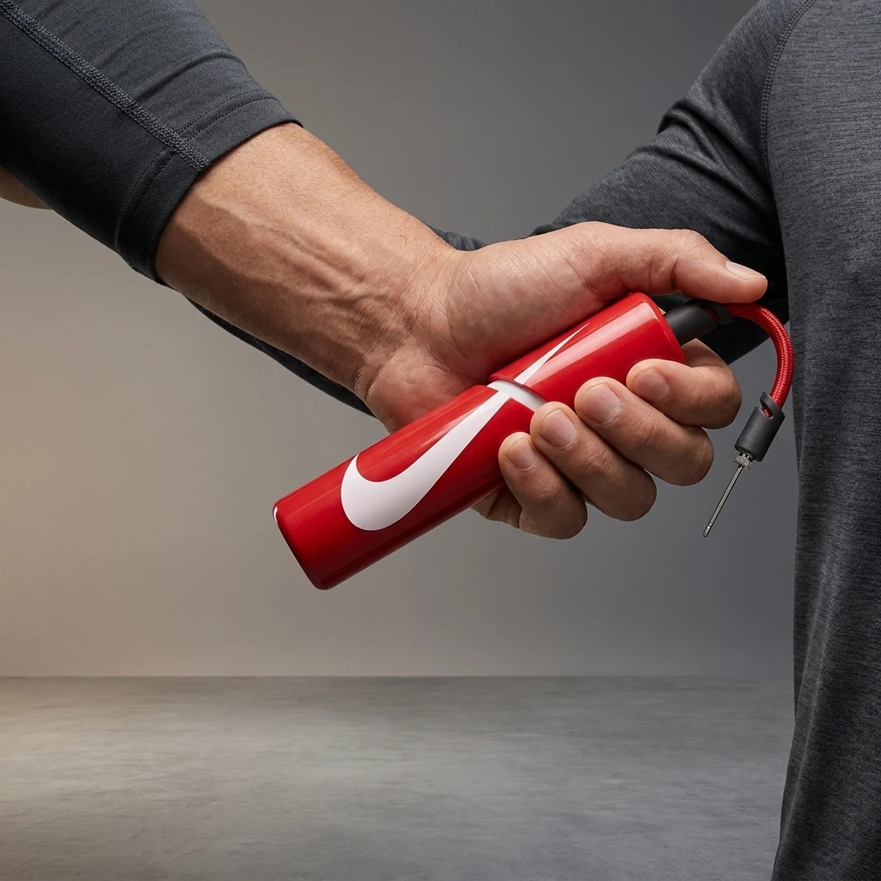 Насос Nike ESSENTIAL BALL PUMP INTL UNIVERSITY