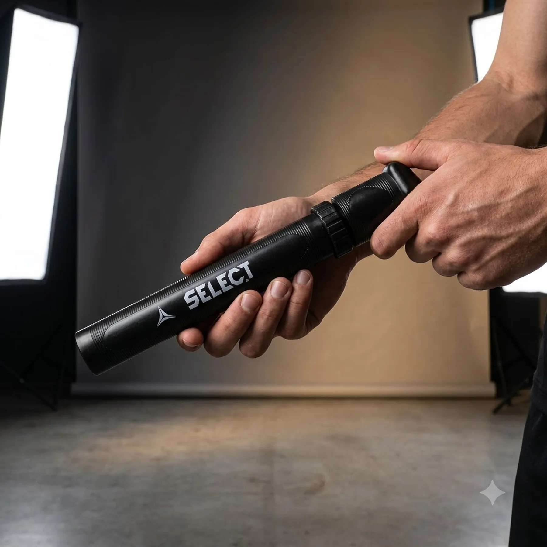 Насос для м'ячів Select Ball Pump - Micro чорний Уні NS