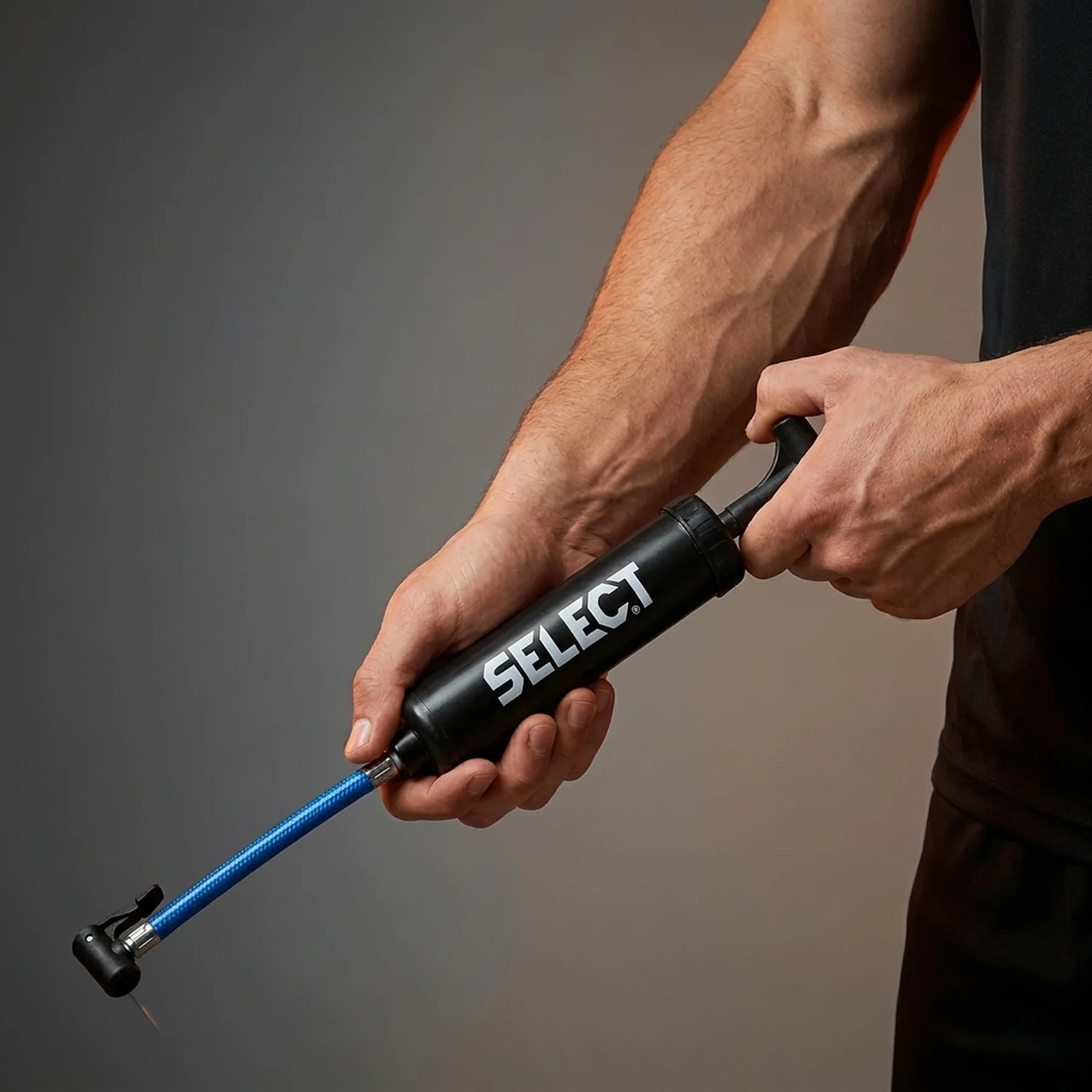 Насос для мячів Select Ball Pump With Inbuilt Hose (15 Cm) (788880-010)
