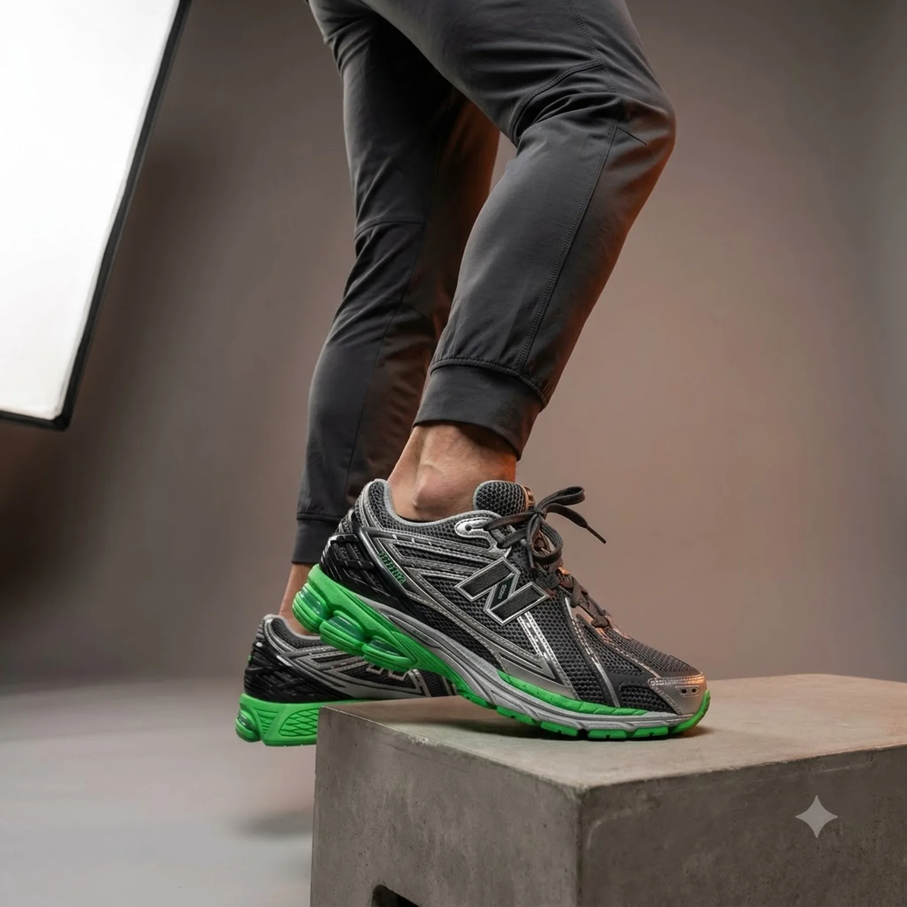 New Balance 1906R 'Dark Silver Metallic Lab Green'