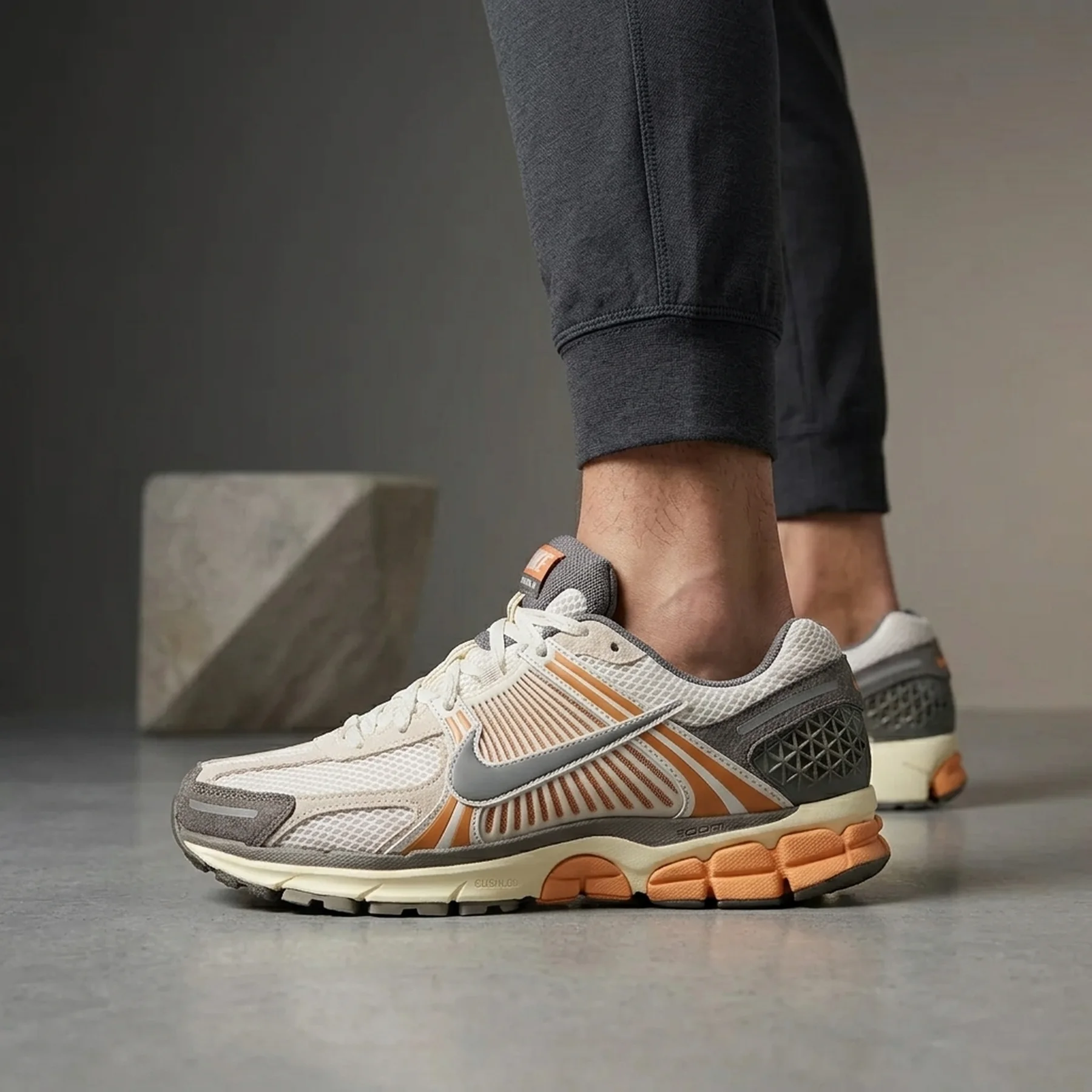 Nike Air Zoom Vomero 5 'Phantom Copper Moon'