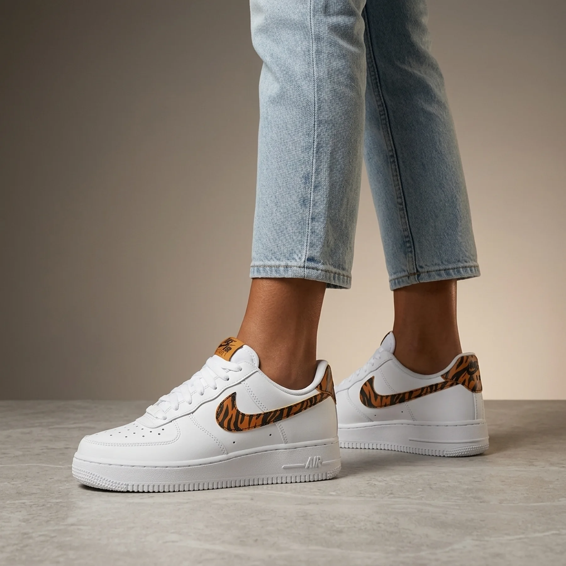 Nike Wmns Air Force 1 '07 'Tiger Stripes'