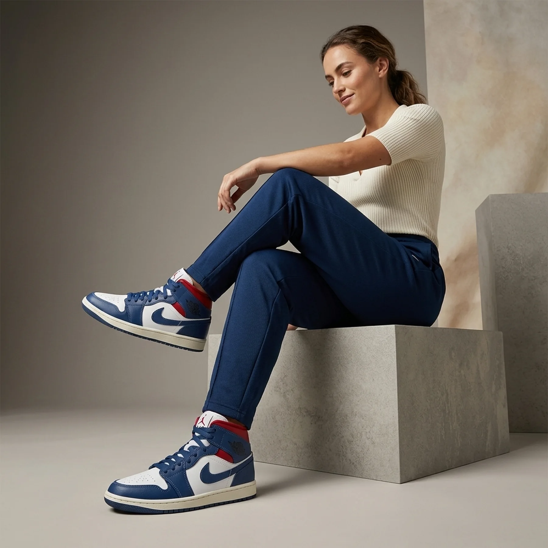 Nike Wmns Air Jordan 1 Mid 'French Blue'