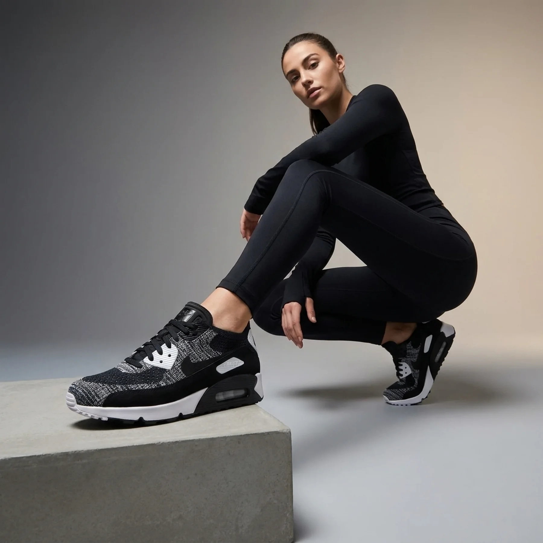 Nike Wmns Air Max 90 Ultra 2.0 Flyknit 'Black'
