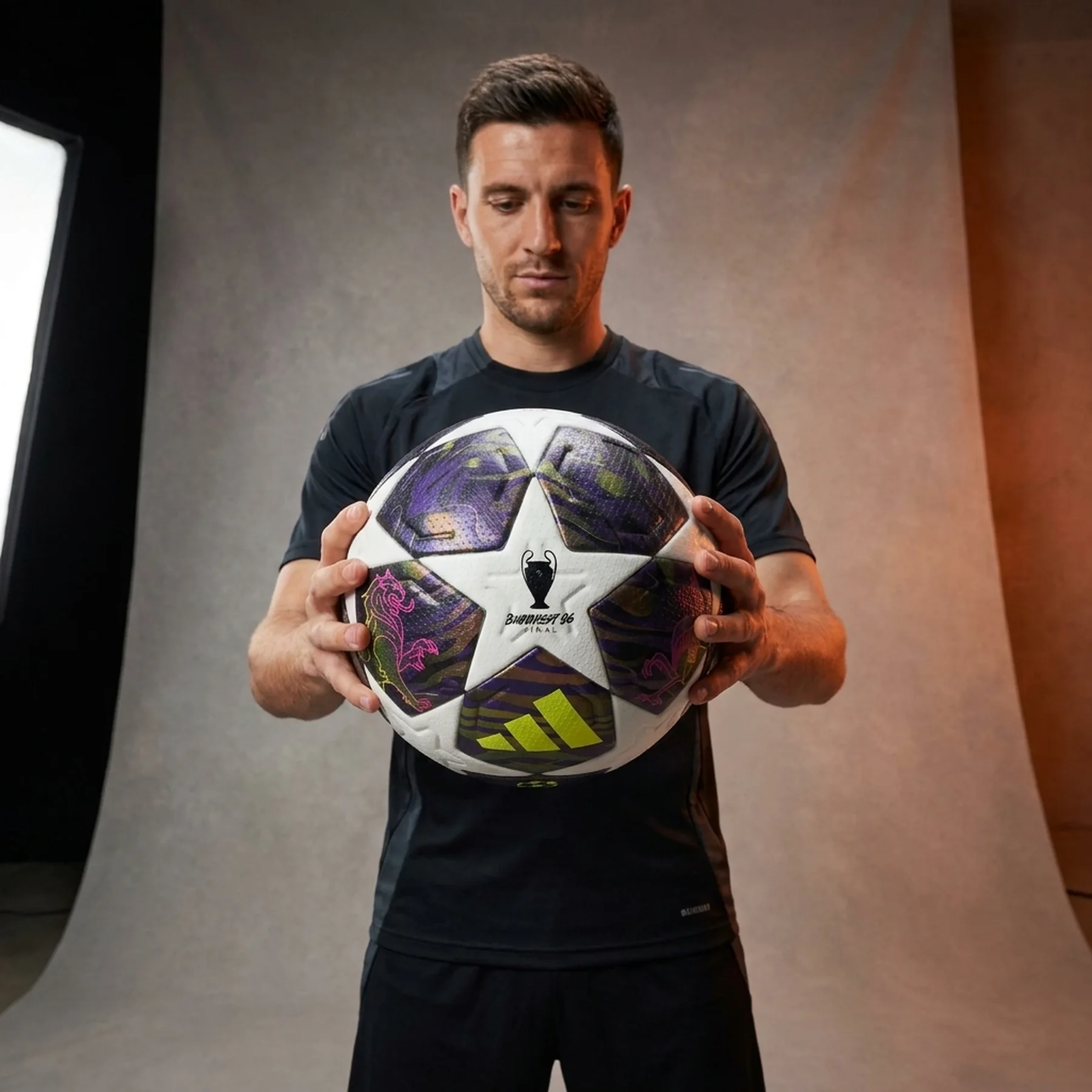 М'яч Adidas Champions League 25/26 Final OMB JX9077