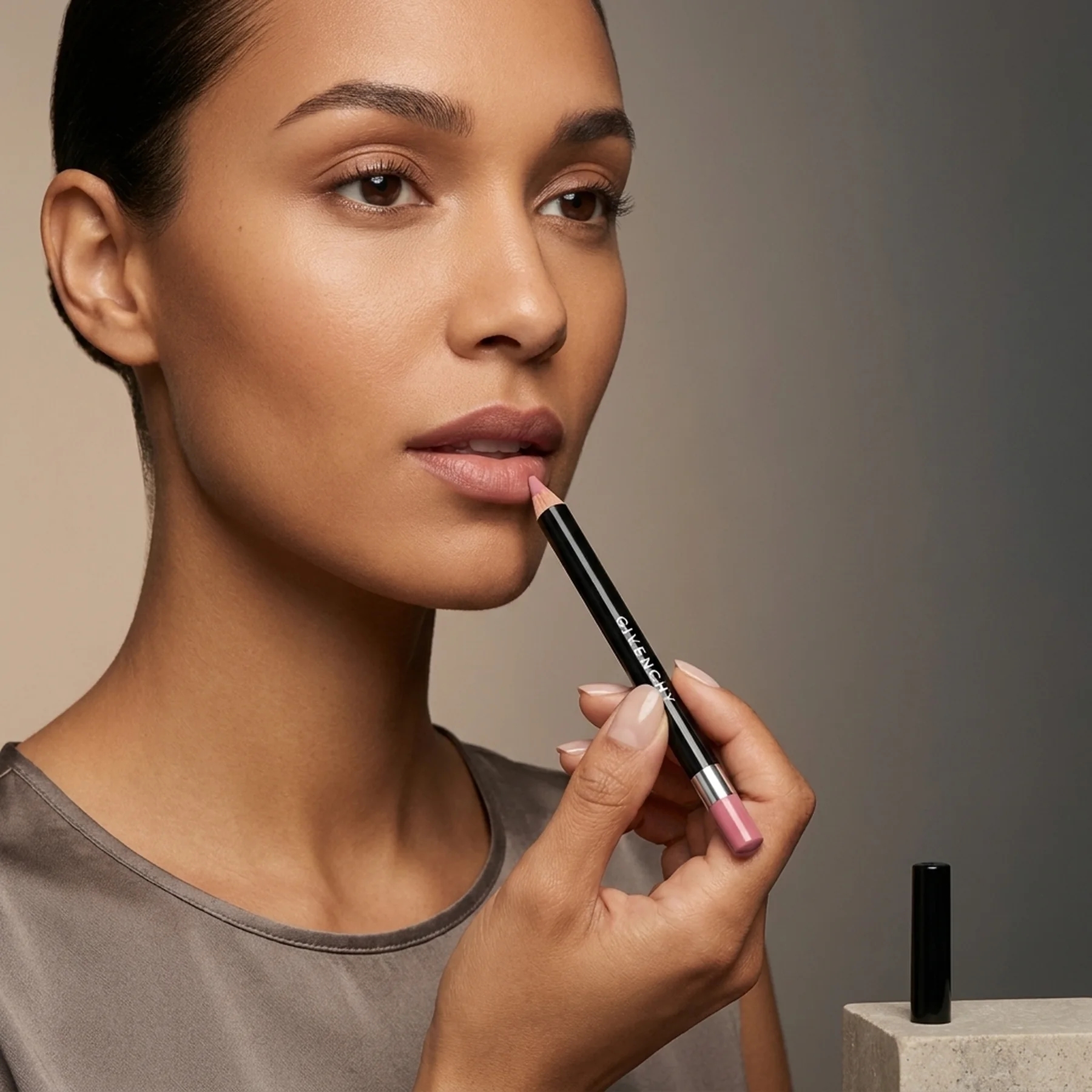 Карандаш для губ Givenchy Lip Liner 8 Parme Silhouette