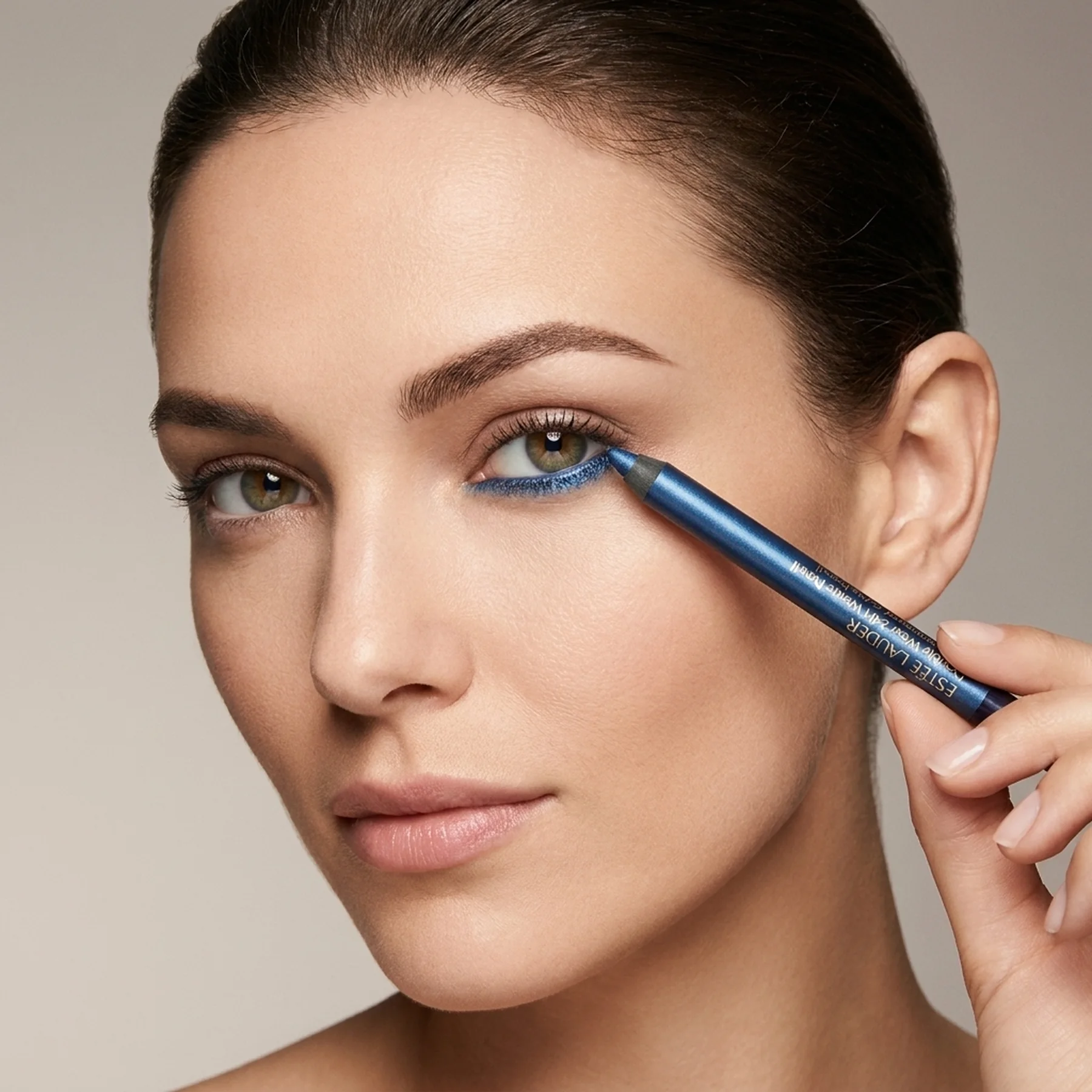 Контурный карандаш Estee Lauder Double Wear 24H Waterproof Gel Eye Pencil 1.2 г Sapphire Sky